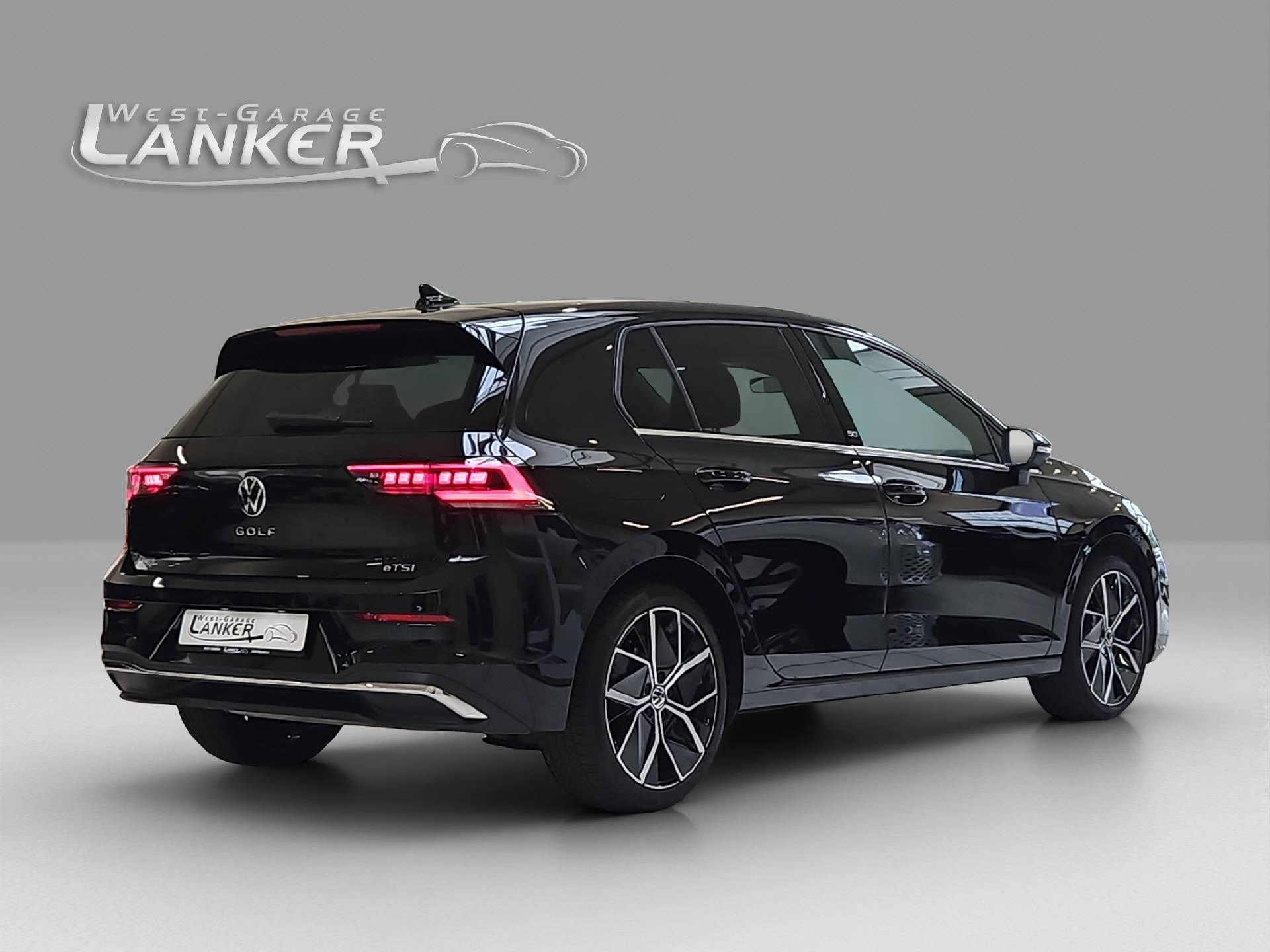 VW Golf VIII 1.5 eTSI Edition 50 DSG-image-2
