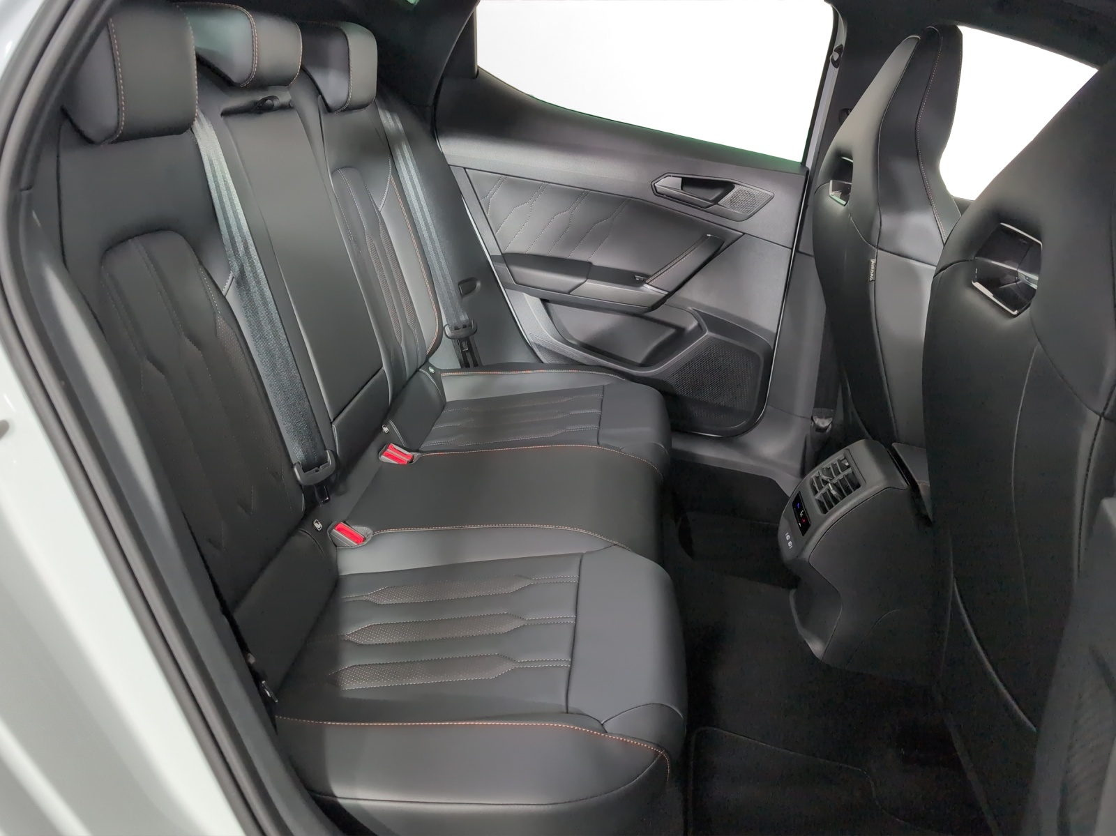 CUPRA LEON 1.4 e-HYBRID pHEV VZ DSG-image-13