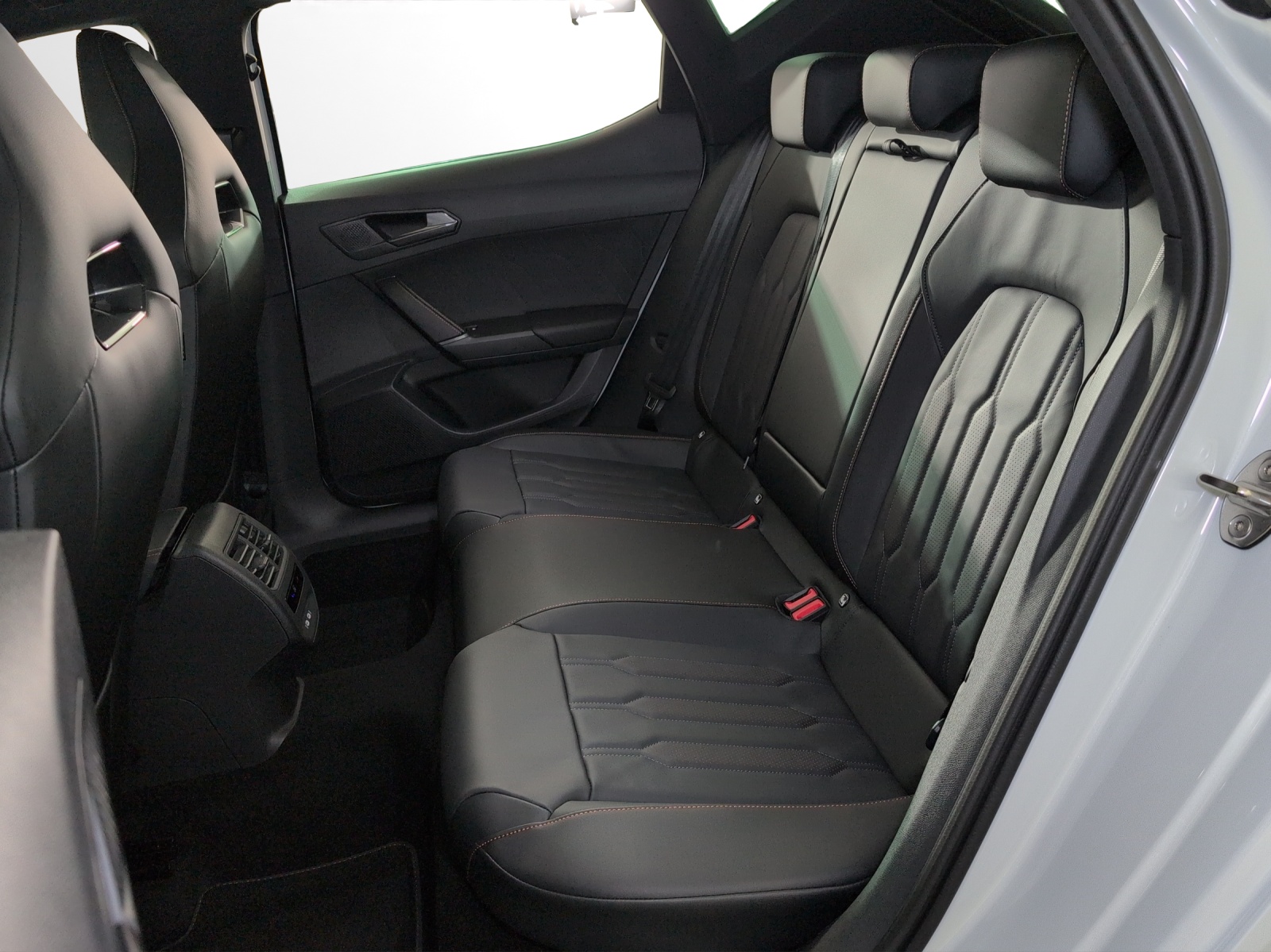 CUPRA LEON 1.4 e-HYBRID pHEV VZ DSG-image-12