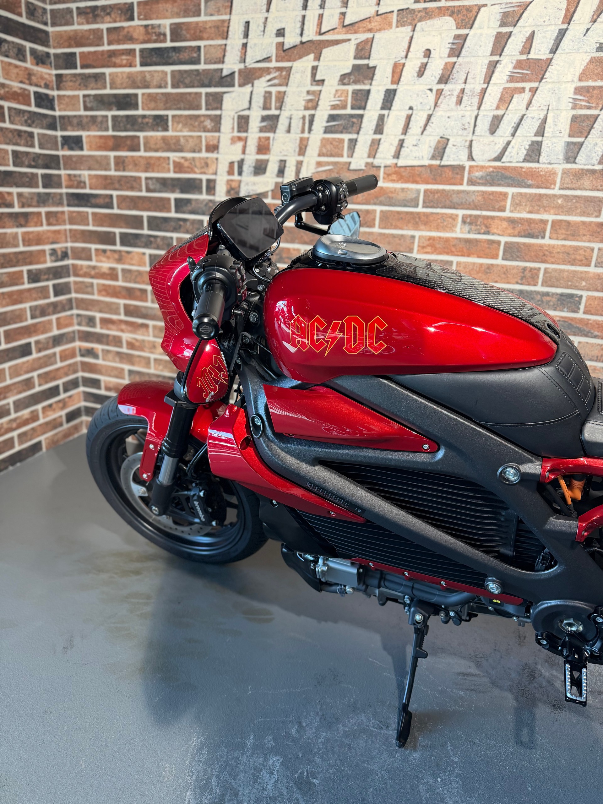 HARLEY-DAVIDSON Live Wire-showroom-element-1