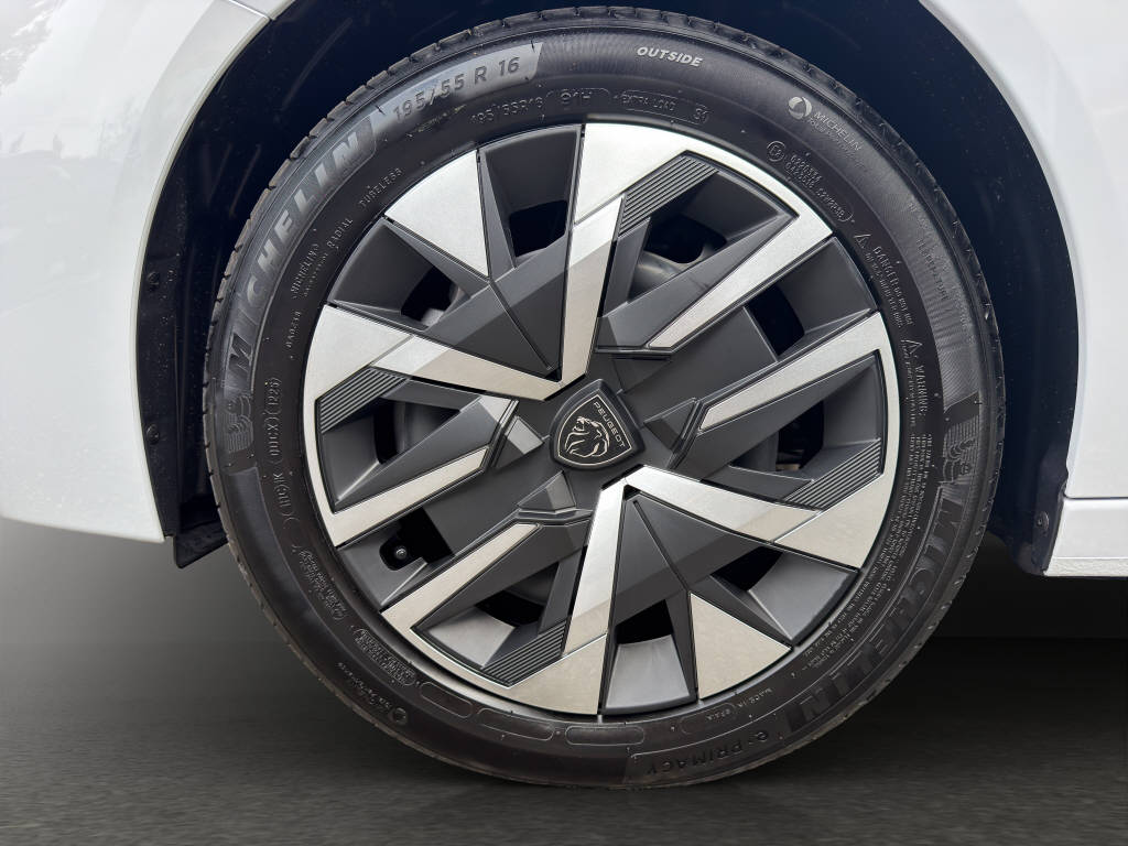 PEUGEOT 208 1.2 Hybrid Business-image-4