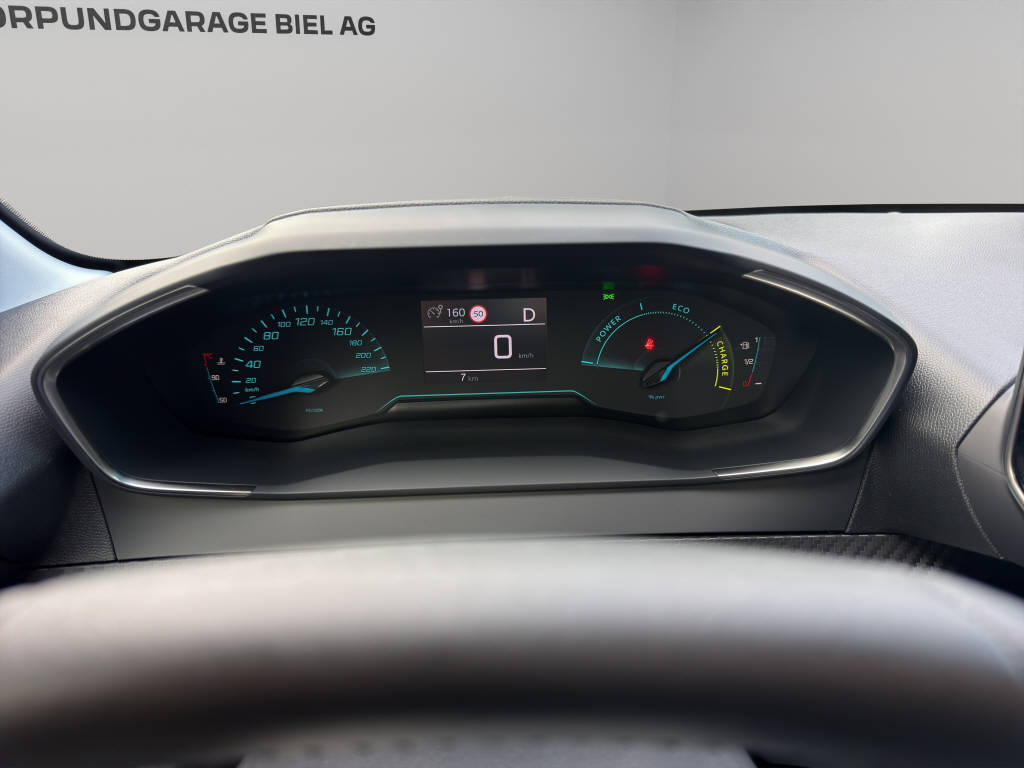 PEUGEOT 208 1.2 Hybrid Business-image-11