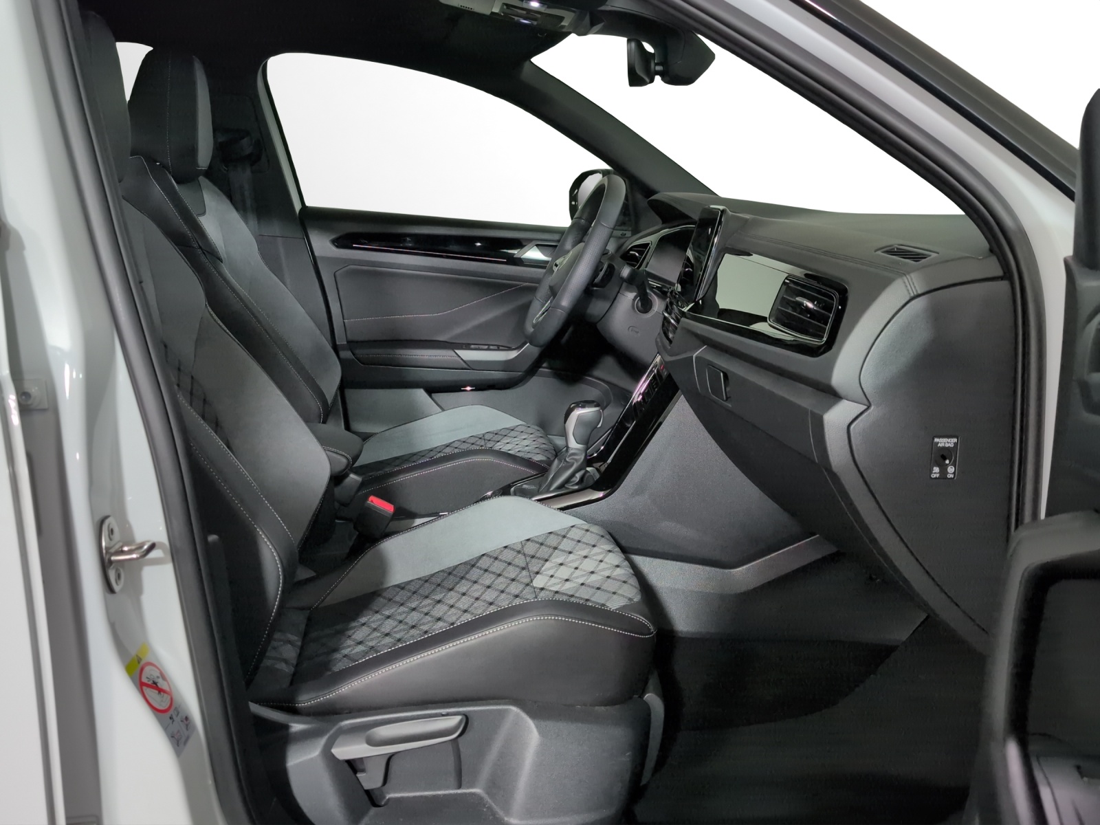 VW T-Roc 2.0 TSI R-Line DSG 4Motion-image-6