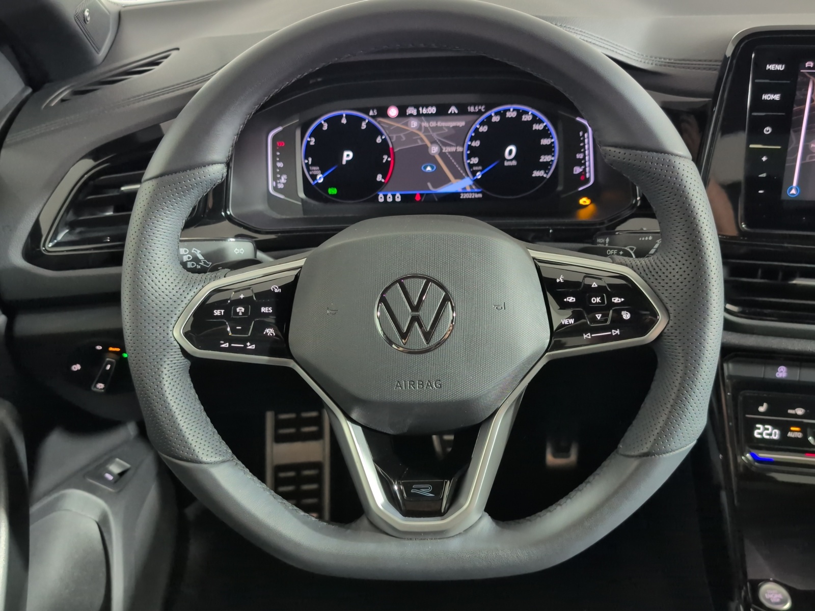 VW T-Roc 2.0 TSI R-Line DSG 4Motion-image-11