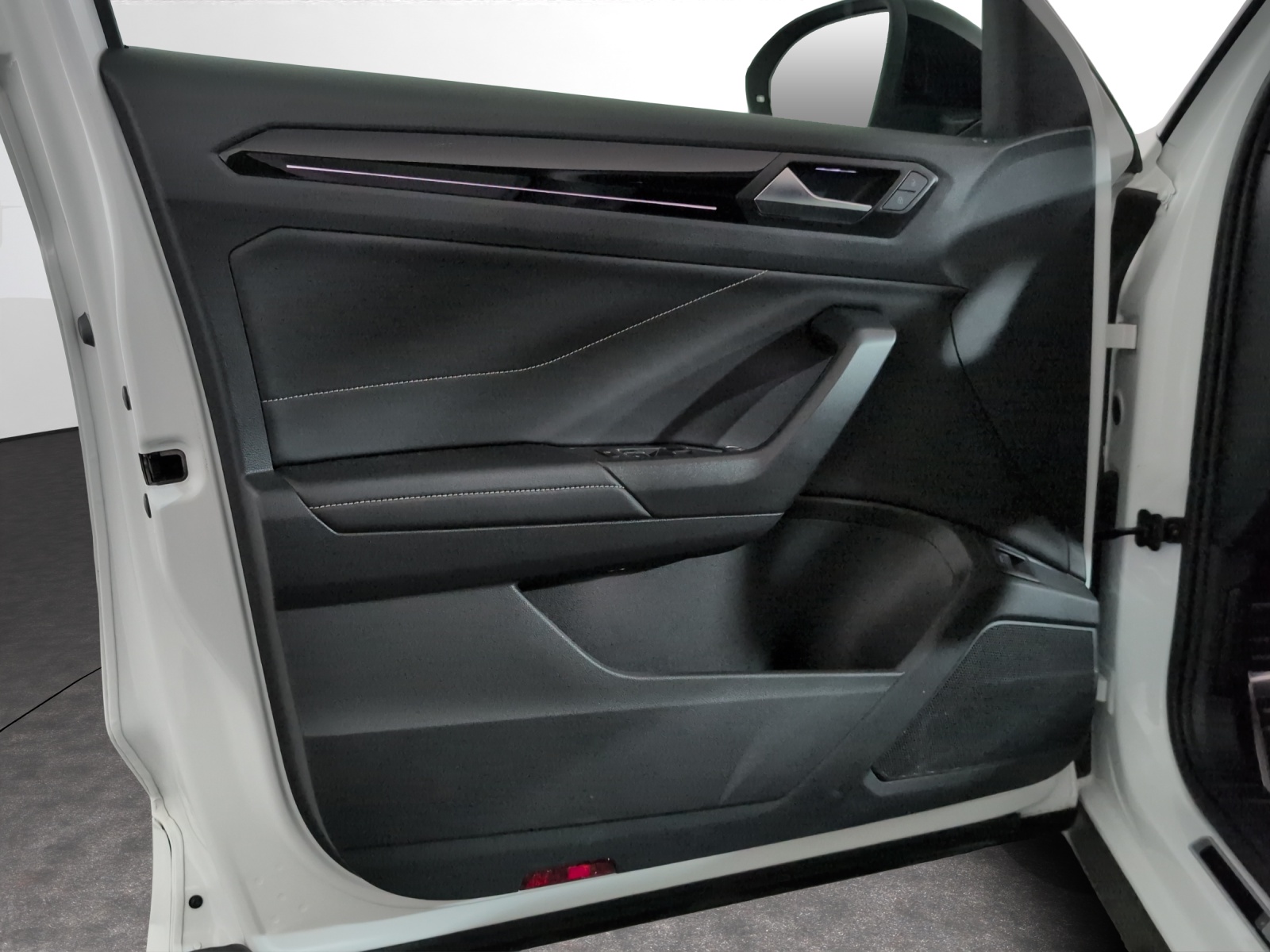VW T-Roc 2.0 TSI R-Line DSG 4Motion-image-13