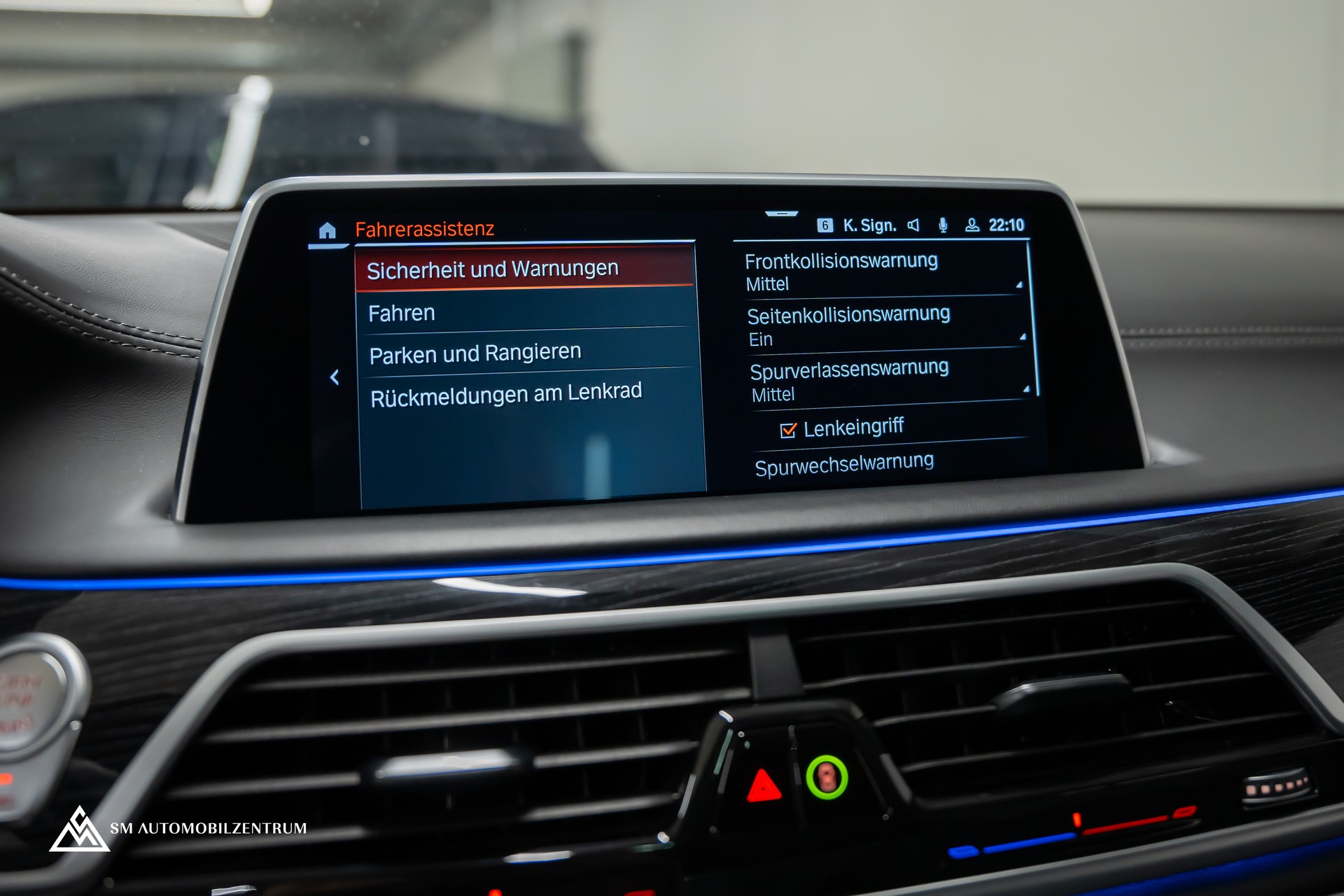BMW 750i xDrive M Sport Steptronic / Panorama / 360° / Sitzbelüftung / Massage-image-37