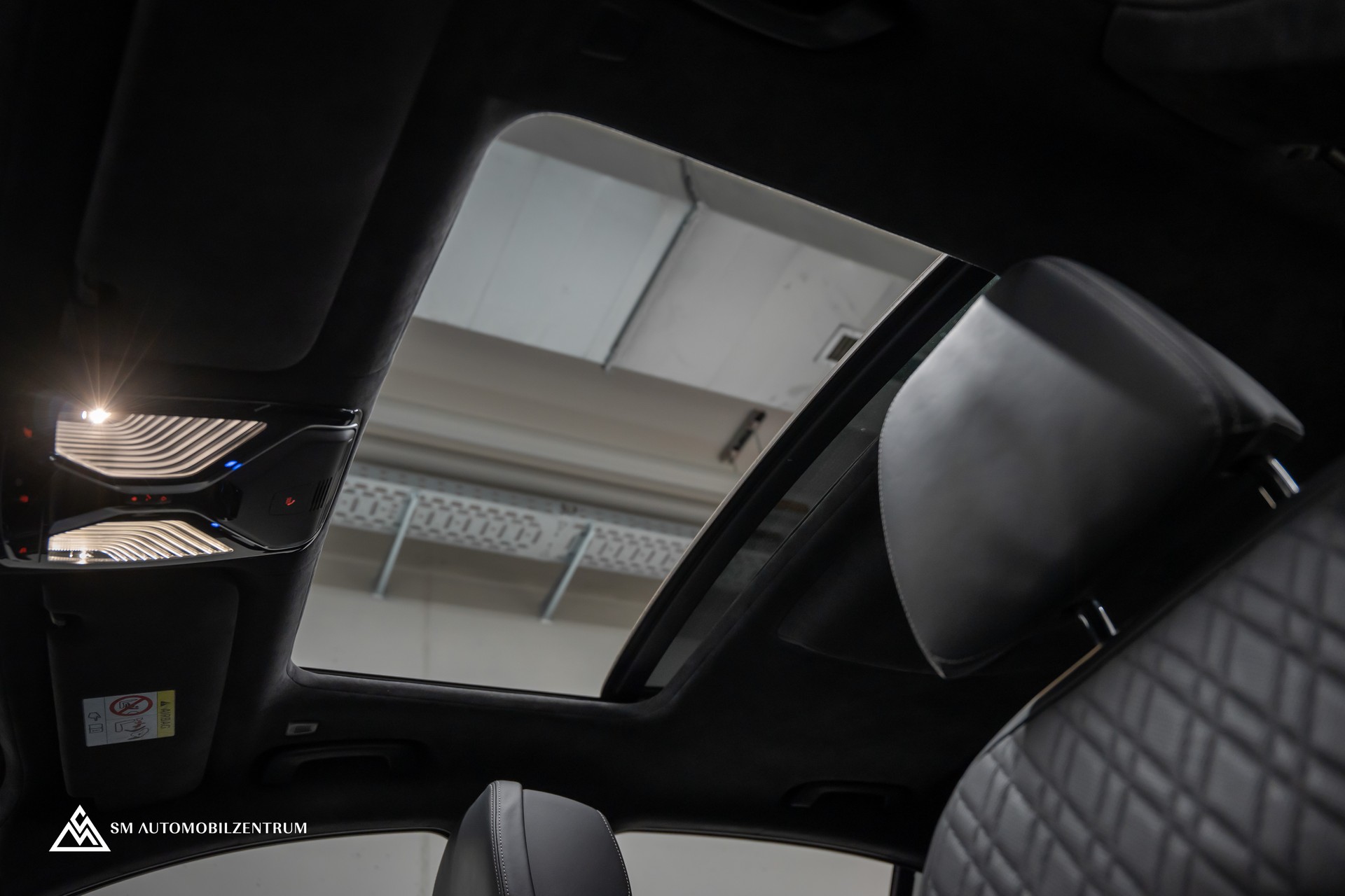 BMW 750i xDrive M Sport Steptronic / Panorama / 360° / Sitzbelüftung / Massage-image-27