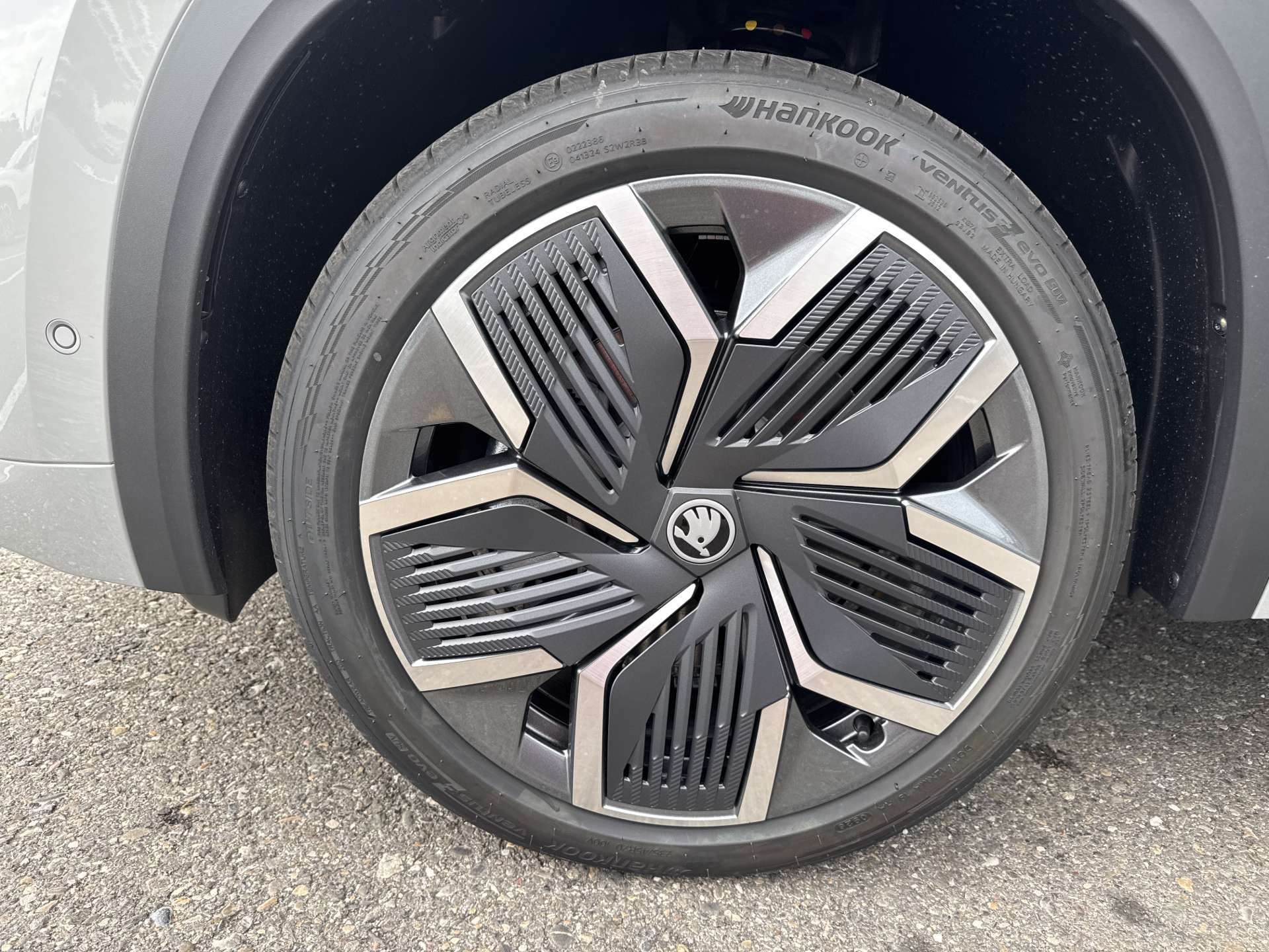 SKODA Kodiaq 2.0 TDi Sportline 7-Plätzer 4x4 DSG-Automat-image-8