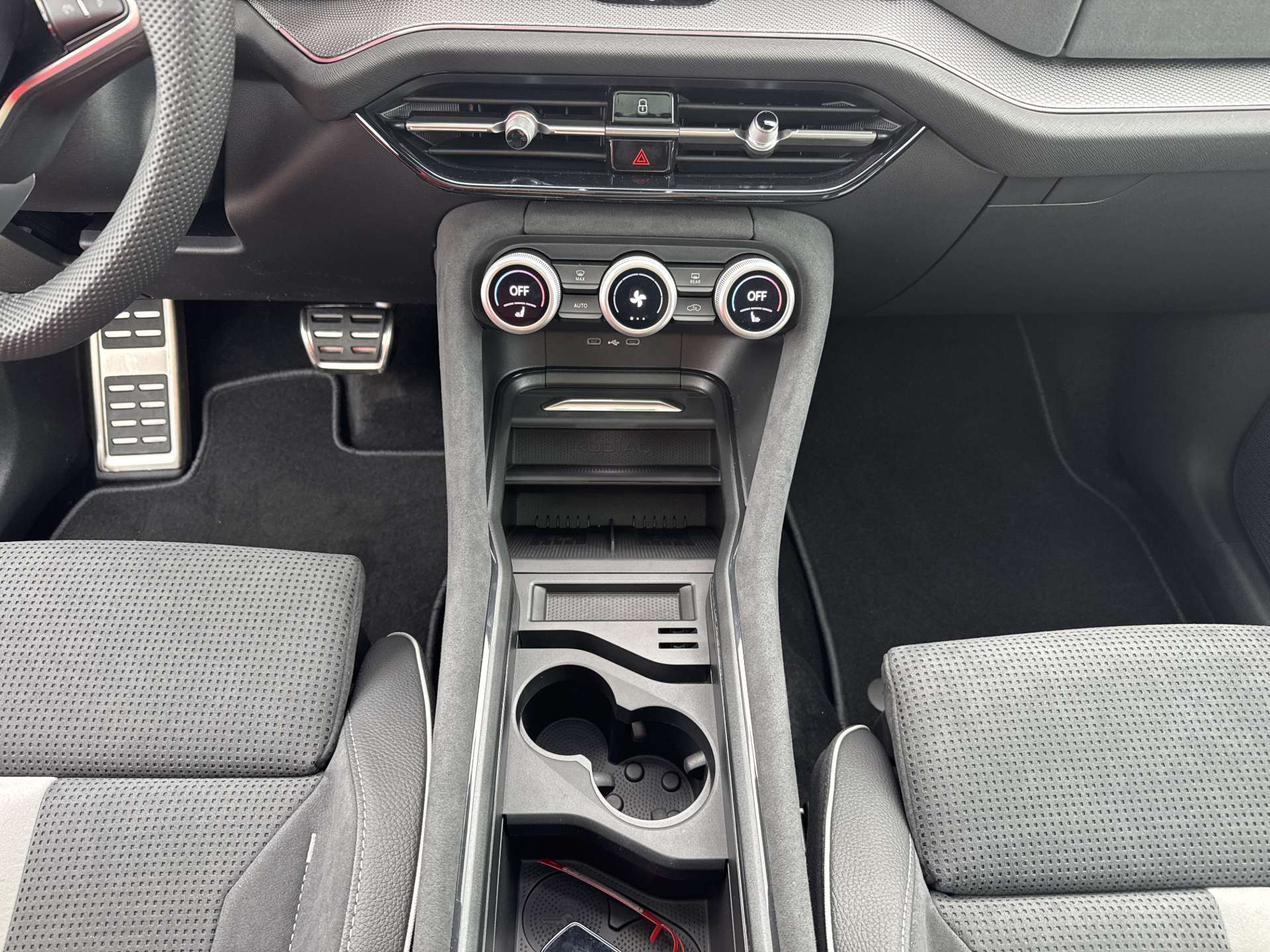 SKODA Kodiaq 2.0 TDi Sportline 7-Plätzer 4x4 DSG-Automat-image-11