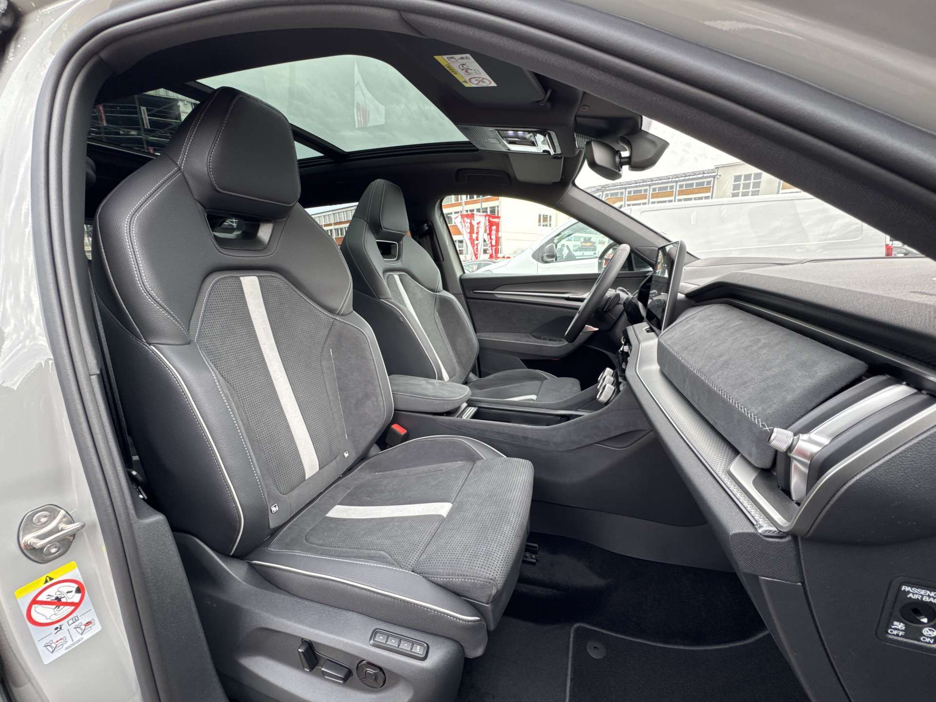 SKODA Kodiaq 2.0 TDi Sportline 7-Plätzer 4x4 DSG-Automat-image-12
