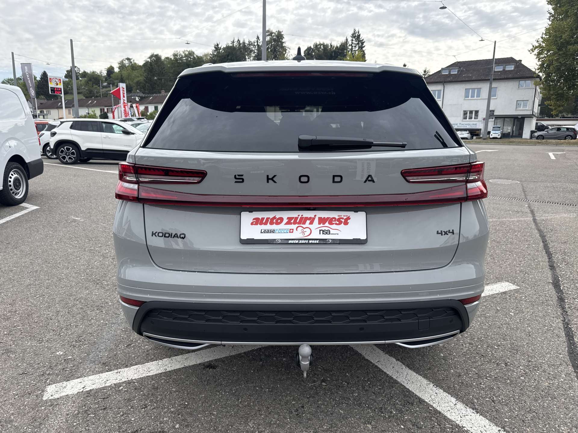 SKODA Kodiaq 2.0 TDi Sportline 7-Plätzer 4x4 DSG-Automat-image-14