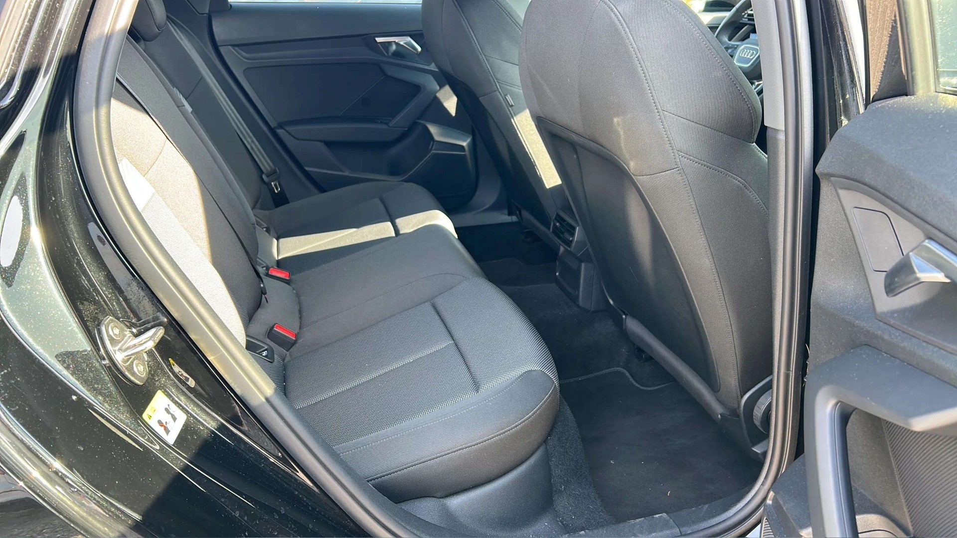 AUDI A3 Sportback 35 TFSI S line S-tronic mit 5J Werksgarantie oder 100000km-image-13