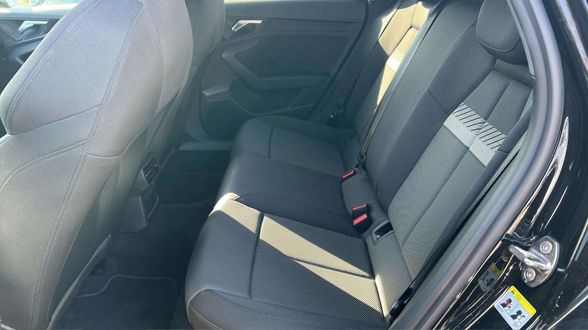 AUDI A3 Sportback 35 TFSI S line S-tronic mit 5J Werksgarantie oder 100000km-image-12