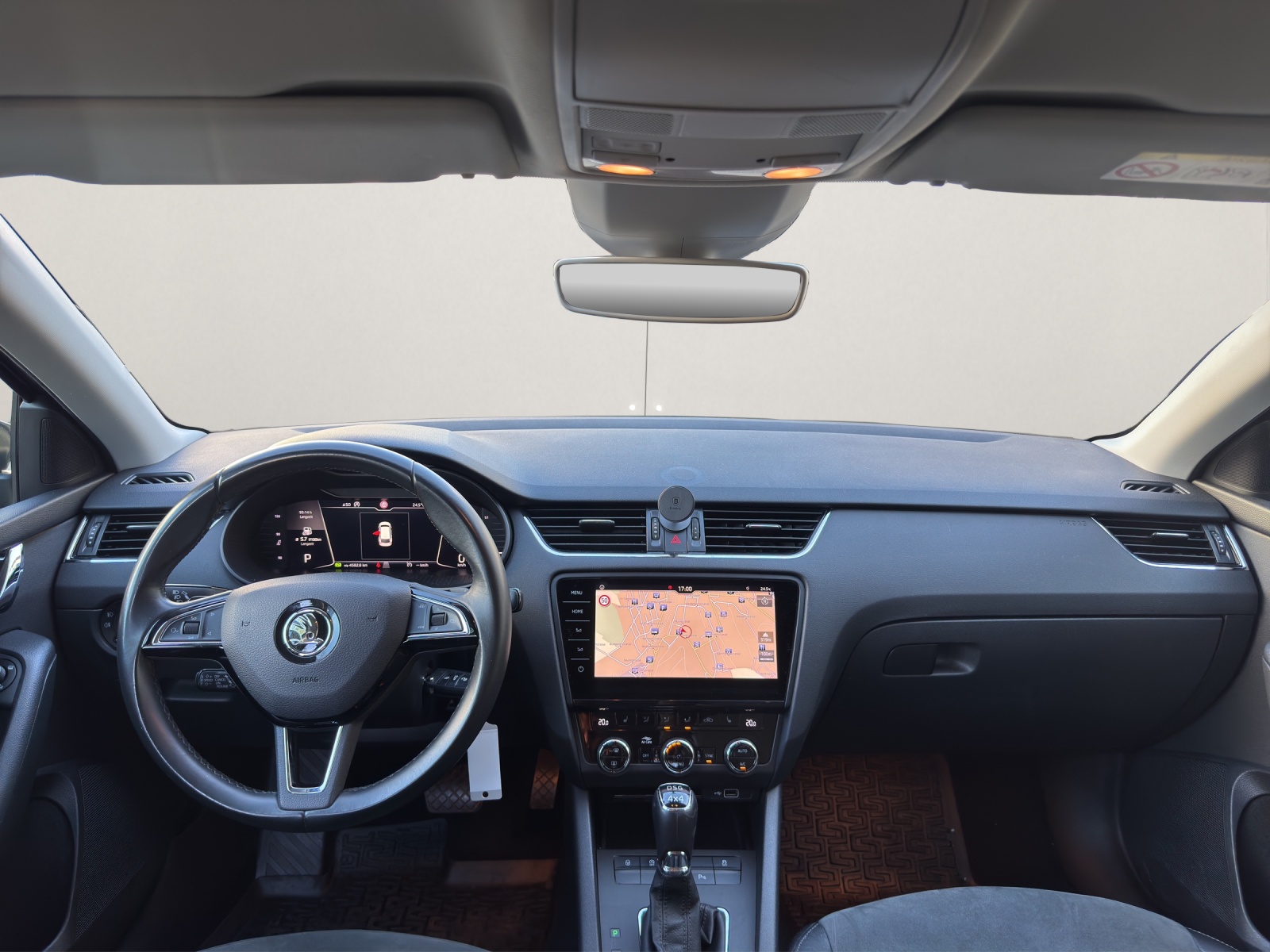 SKODA Octavia Combi 2.0 TDI Ambition 4x4 DSG-image-9