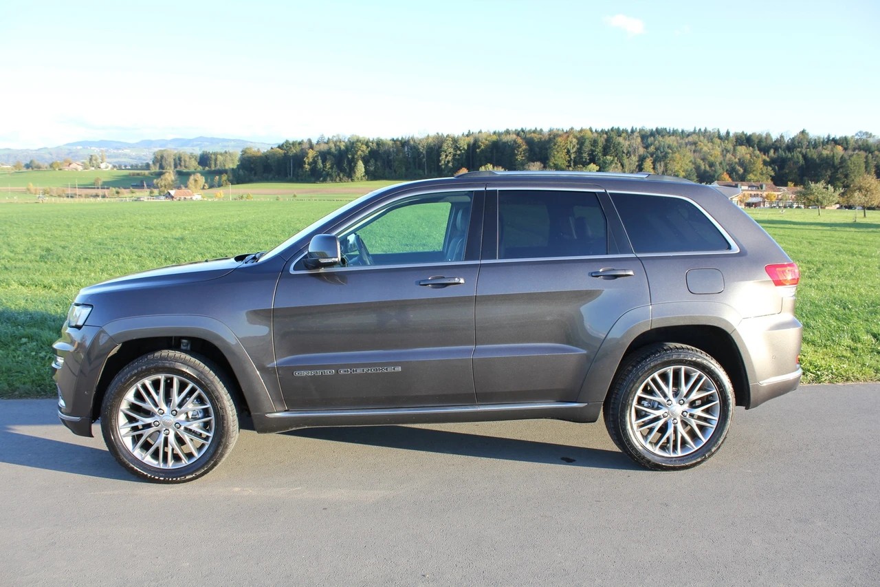 JEEP Grand Cherokee 3.0 CRD Summit Automatic-image-3