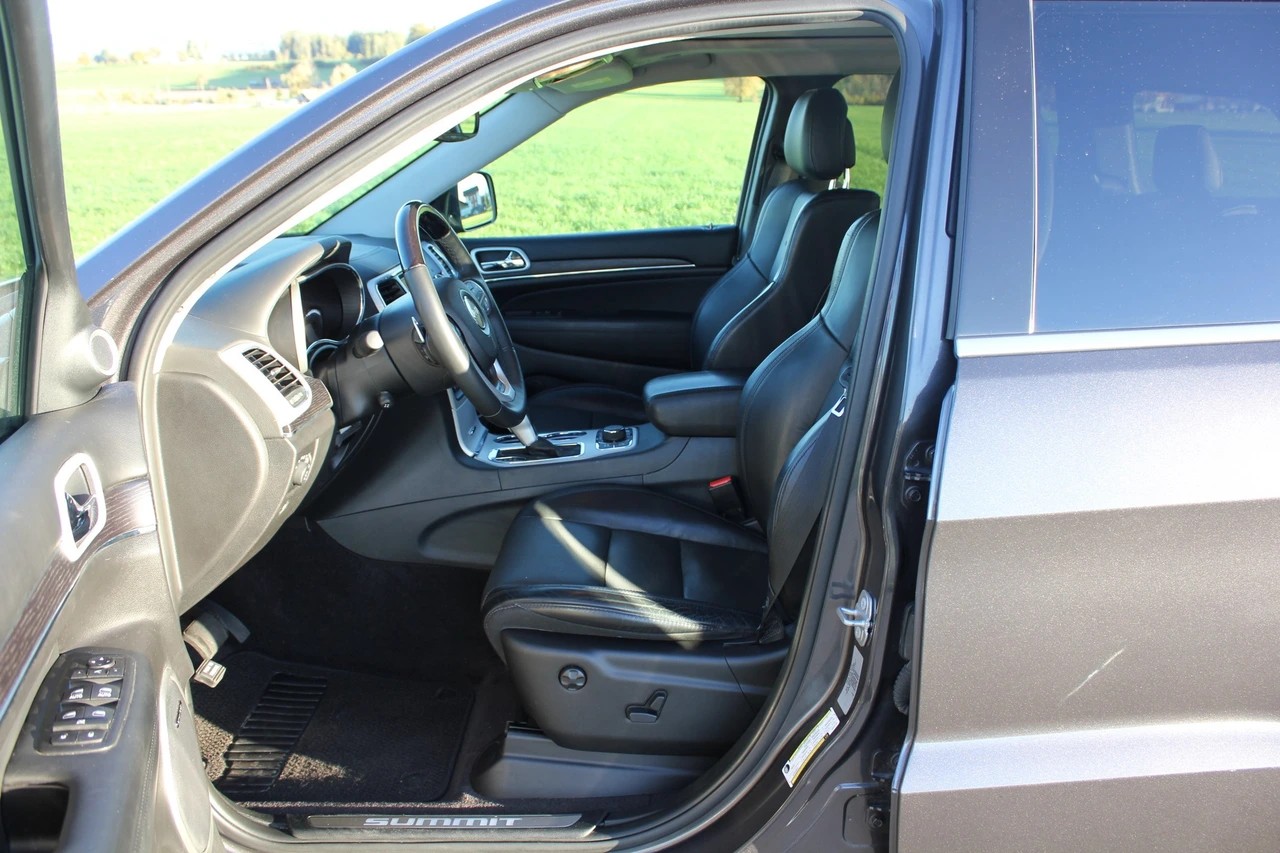 JEEP Grand Cherokee 3.0 CRD Summit Automatic-image-8