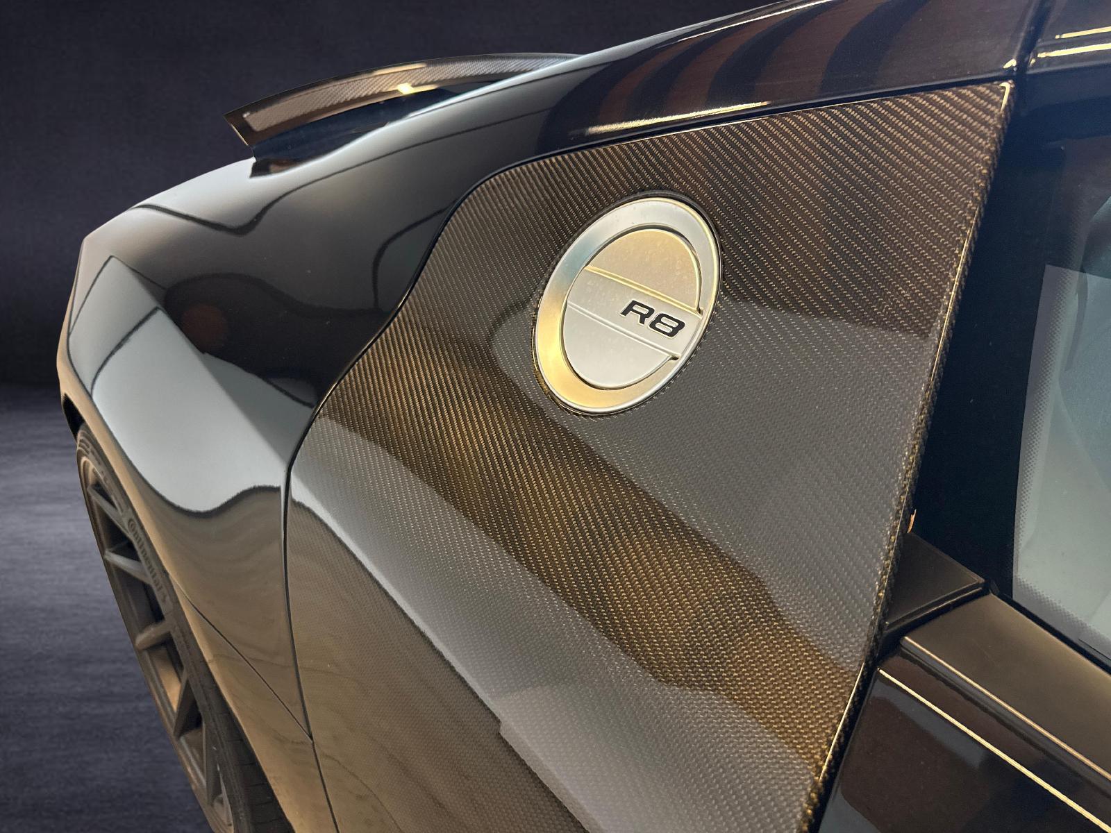 AUDI R8 Coupé 4.2-image-17