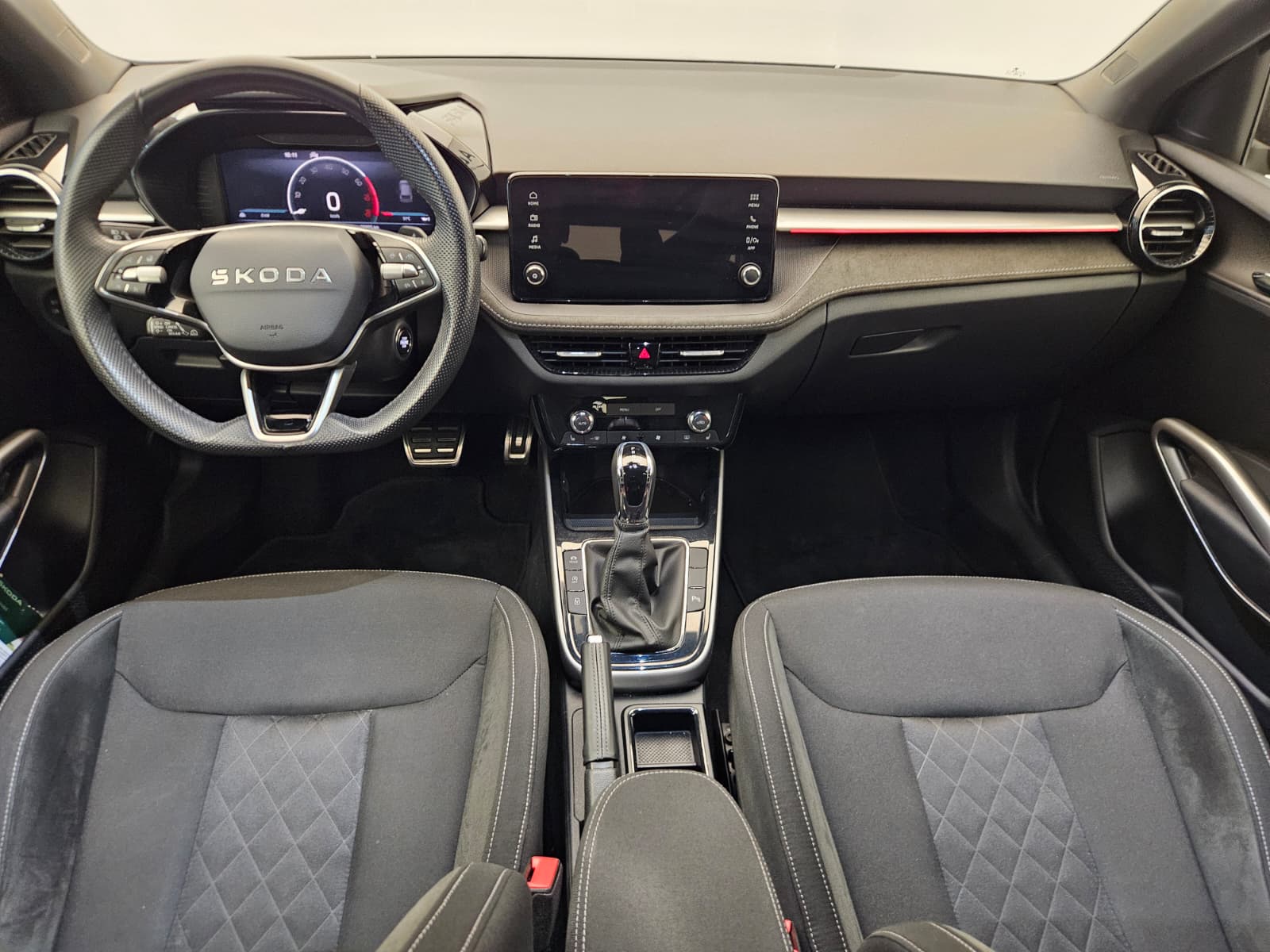 SKODA Fabia 1.0 TSI Dynamic DSG-image-9