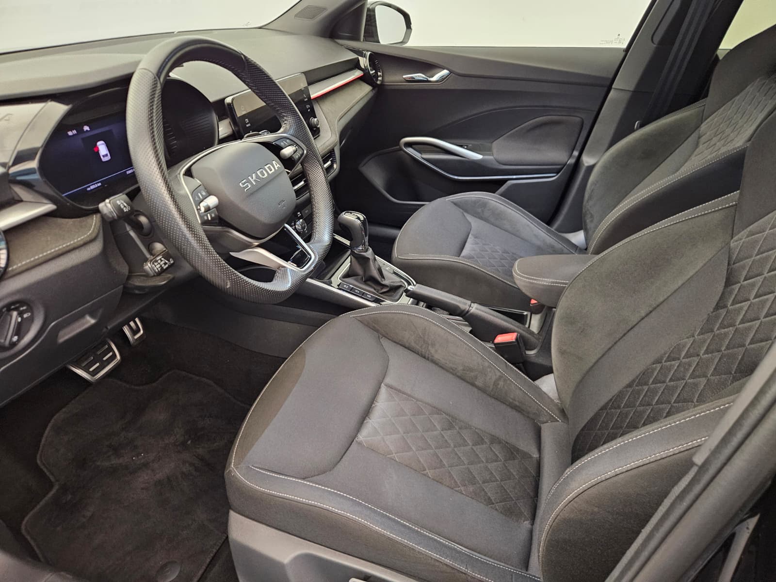 SKODA Fabia 1.0 TSI Dynamic DSG-image-10