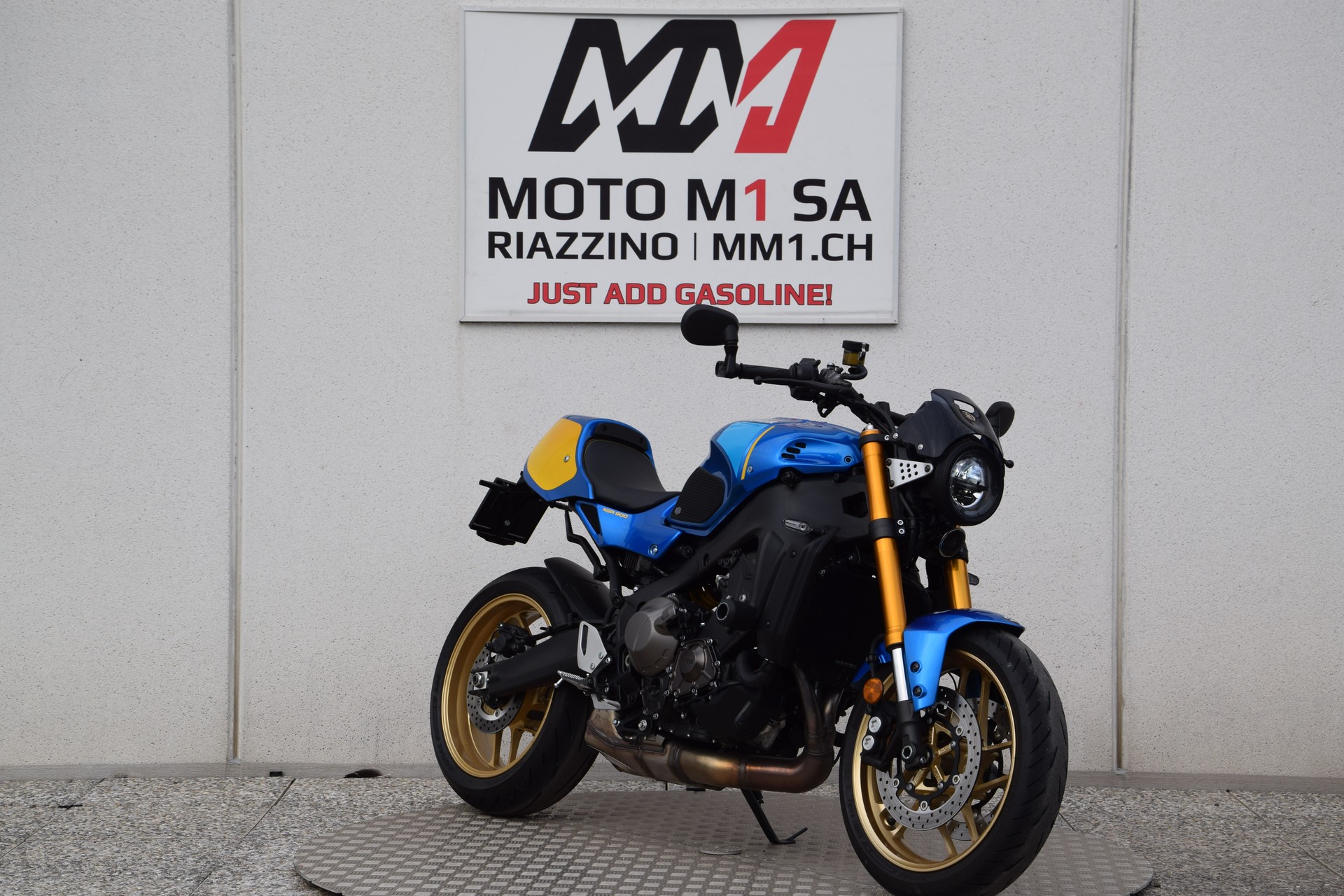 YAMAHA XSR 900-showroom-element-1