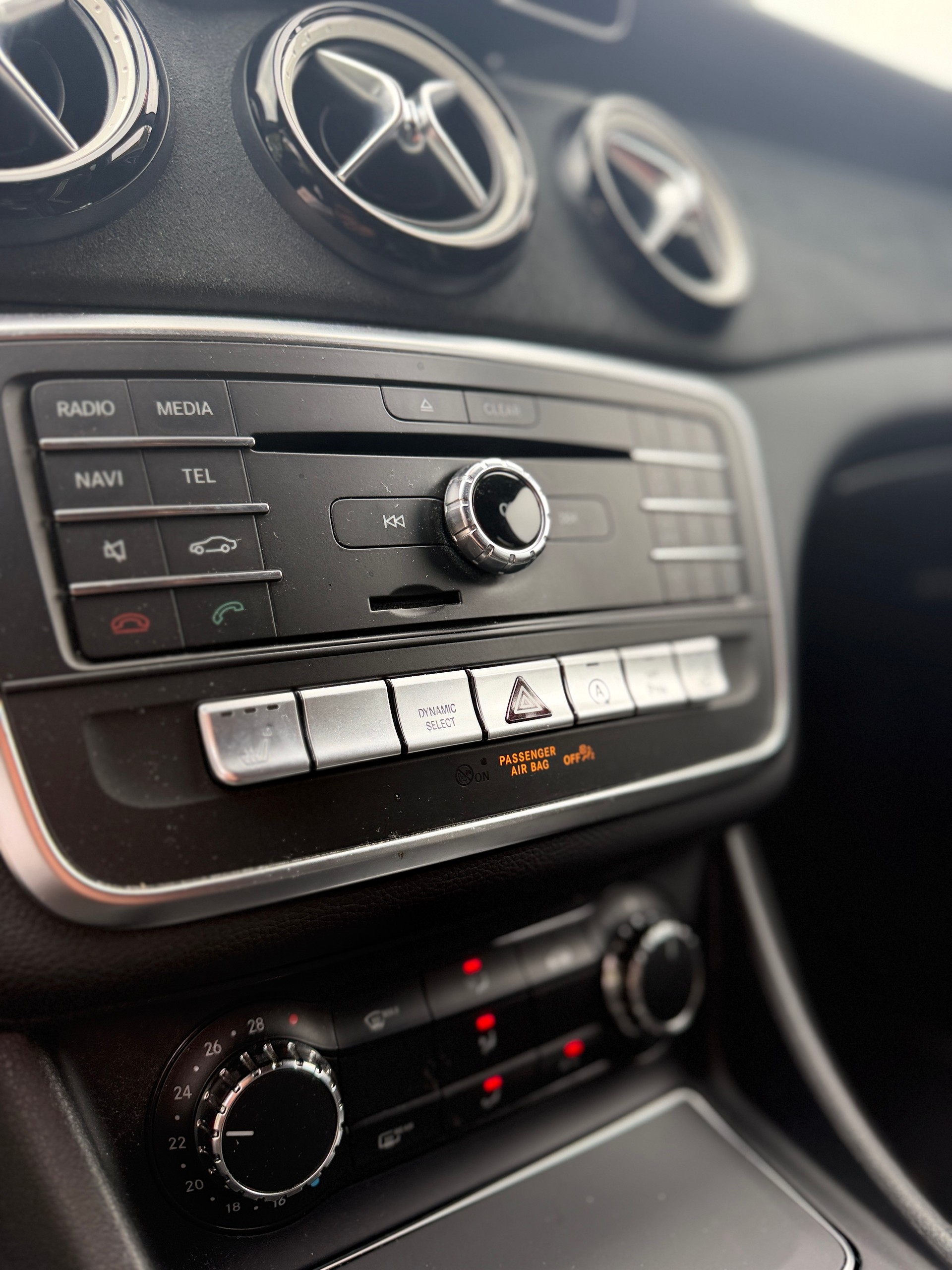 MERCEDES-BENZ CLA 250 Sport 4Matic 7G-DCT-image-16