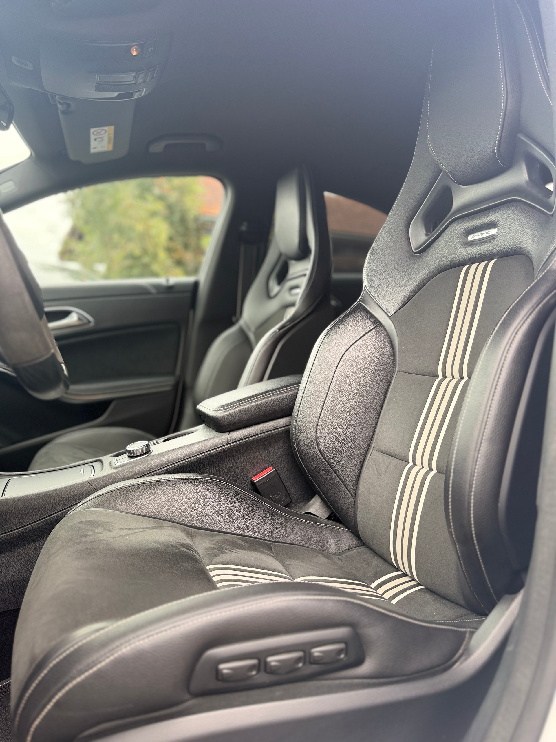 MERCEDES-BENZ CLA 250 Sport 4Matic 7G-DCT-showroom-element-1