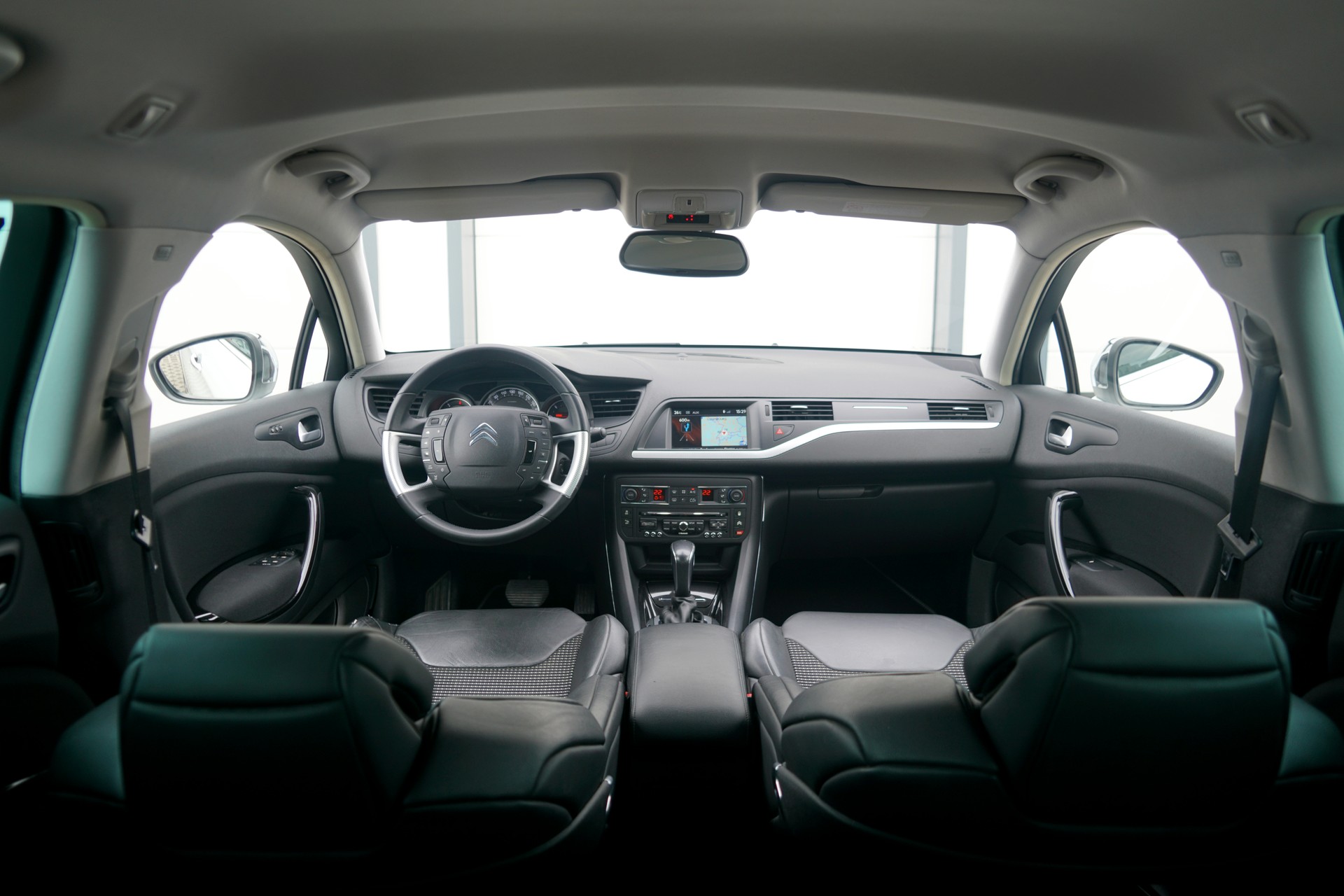 CITROEN C5 Tourer 2.2 HDi CrossTourer Automatic (CH)-image-15