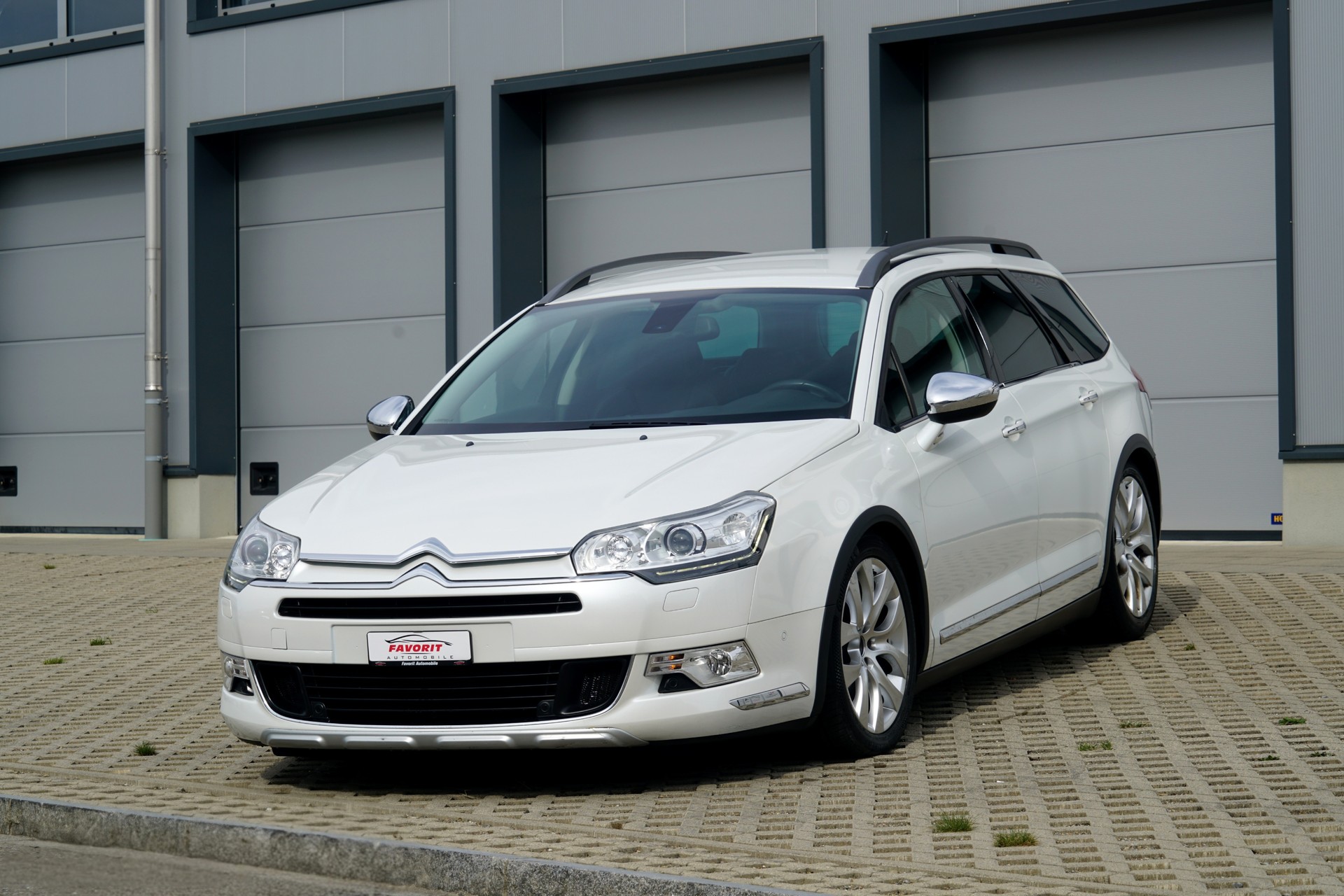 CITROEN C5 Tourer 2.2 HDi CrossTourer Automatic (CH)-image-1