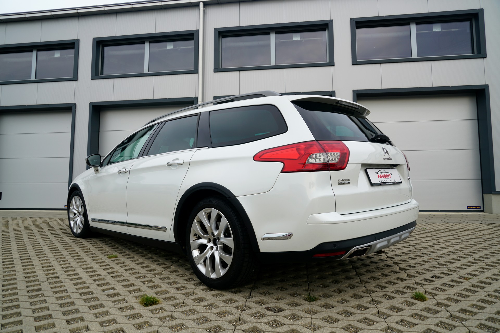 CITROEN C5 Tourer 2.2 HDi CrossTourer Automatic (CH)-image-10