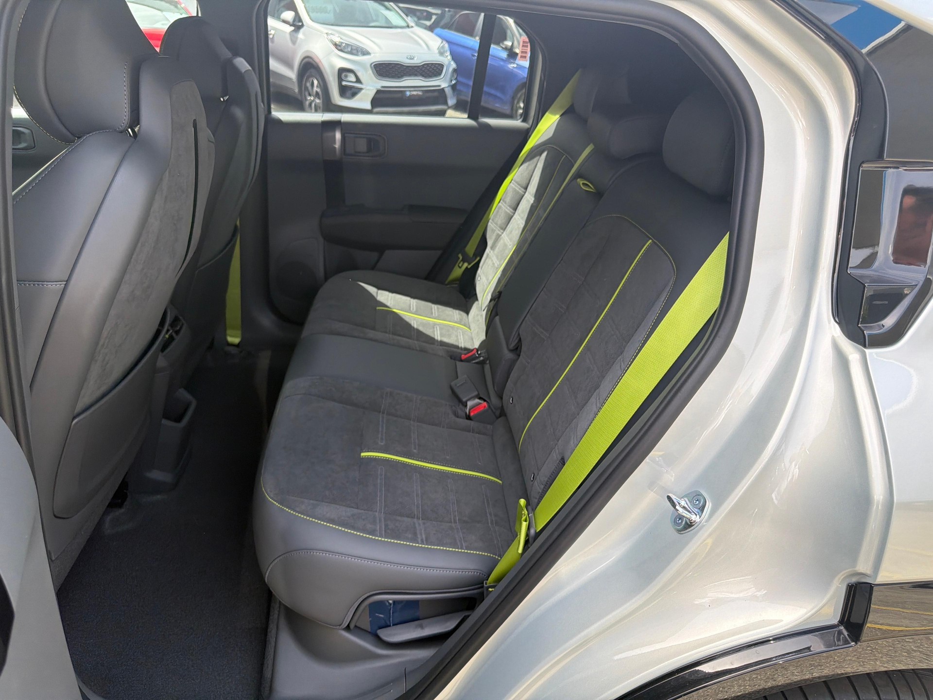 KIA EV3 81 kWh GT 4x4-image-10