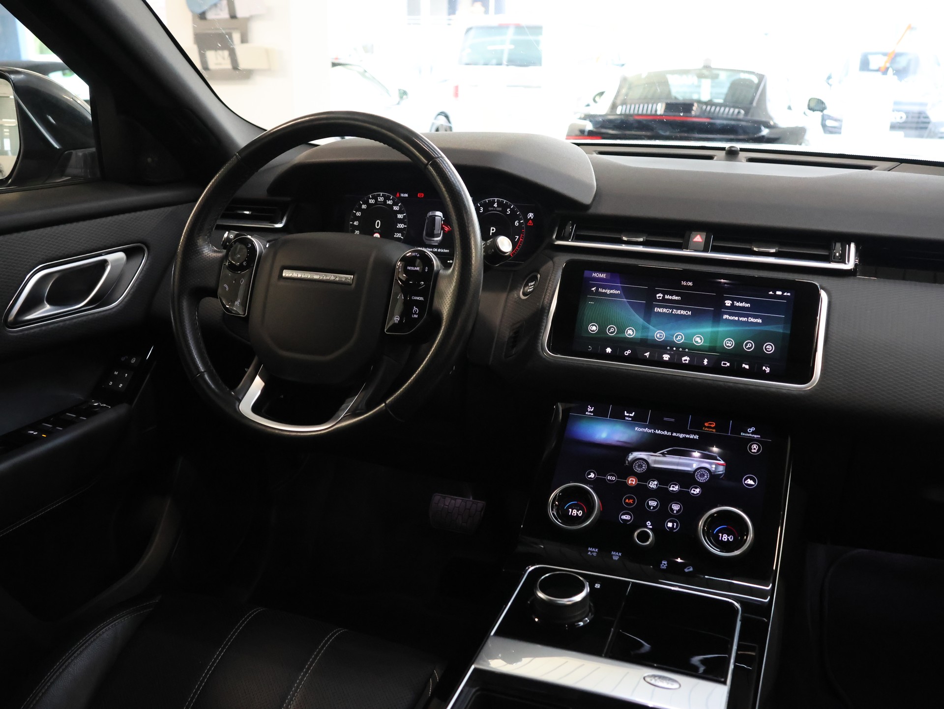 LAND ROVER Range Rover Velar P 250 S Automatic-image-29
