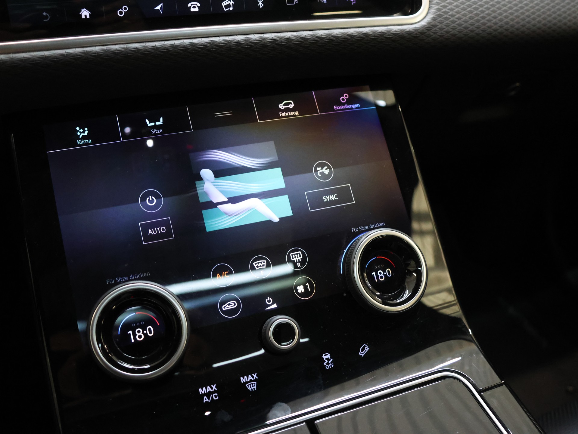 LAND ROVER Range Rover Velar P 250 S Automatic-image-17
