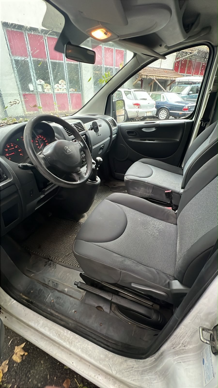 PEUGEOT Expert 2.0 HDi 229 L2H-image-8