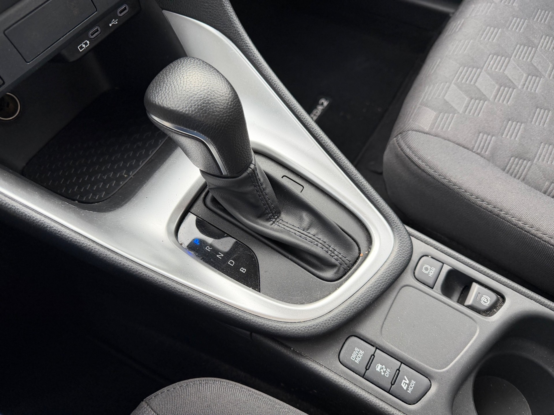 MAZDA 2 Hybrid Centre-line-image-22