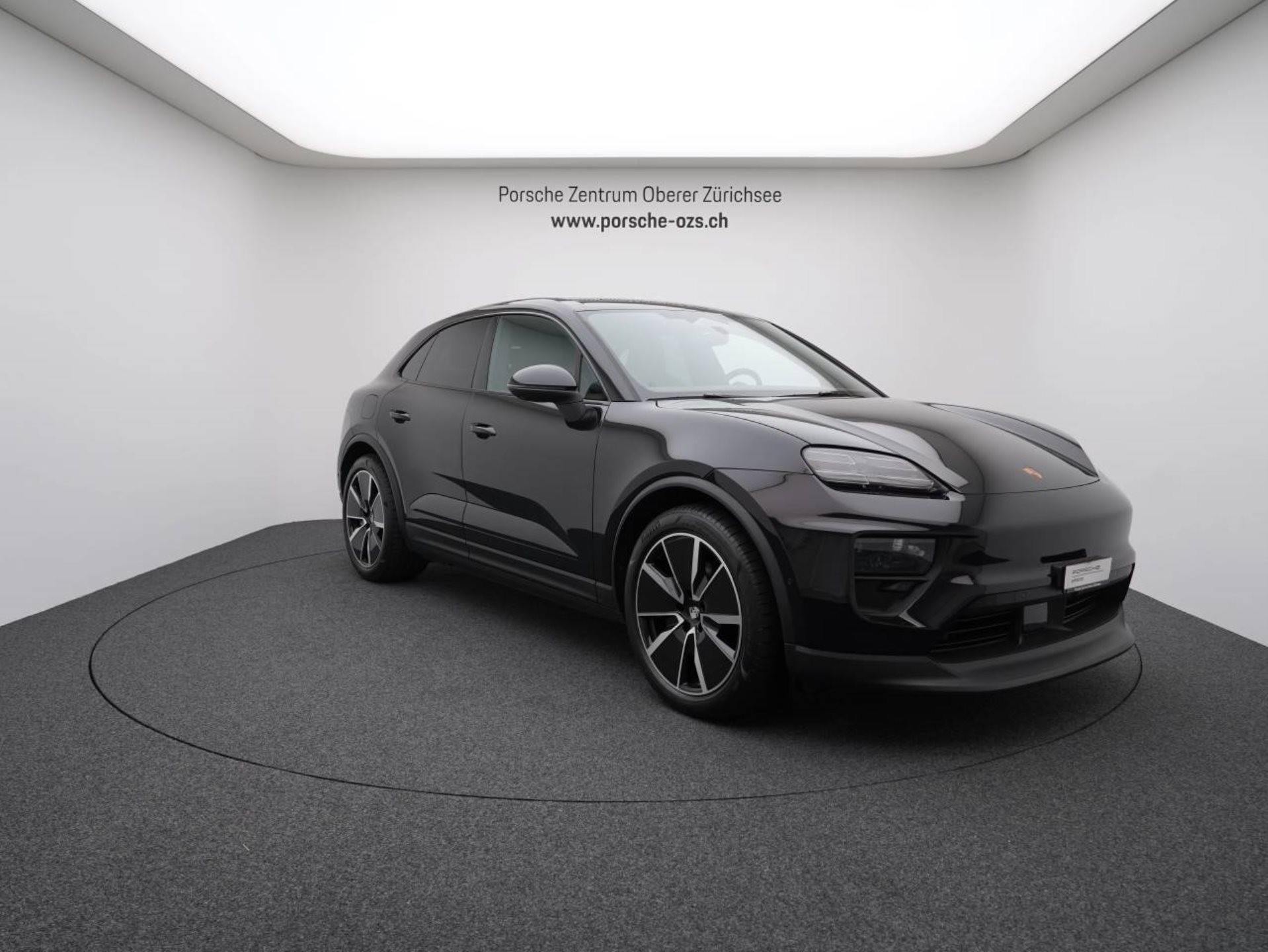 PORSCHE Macan 4-image-8