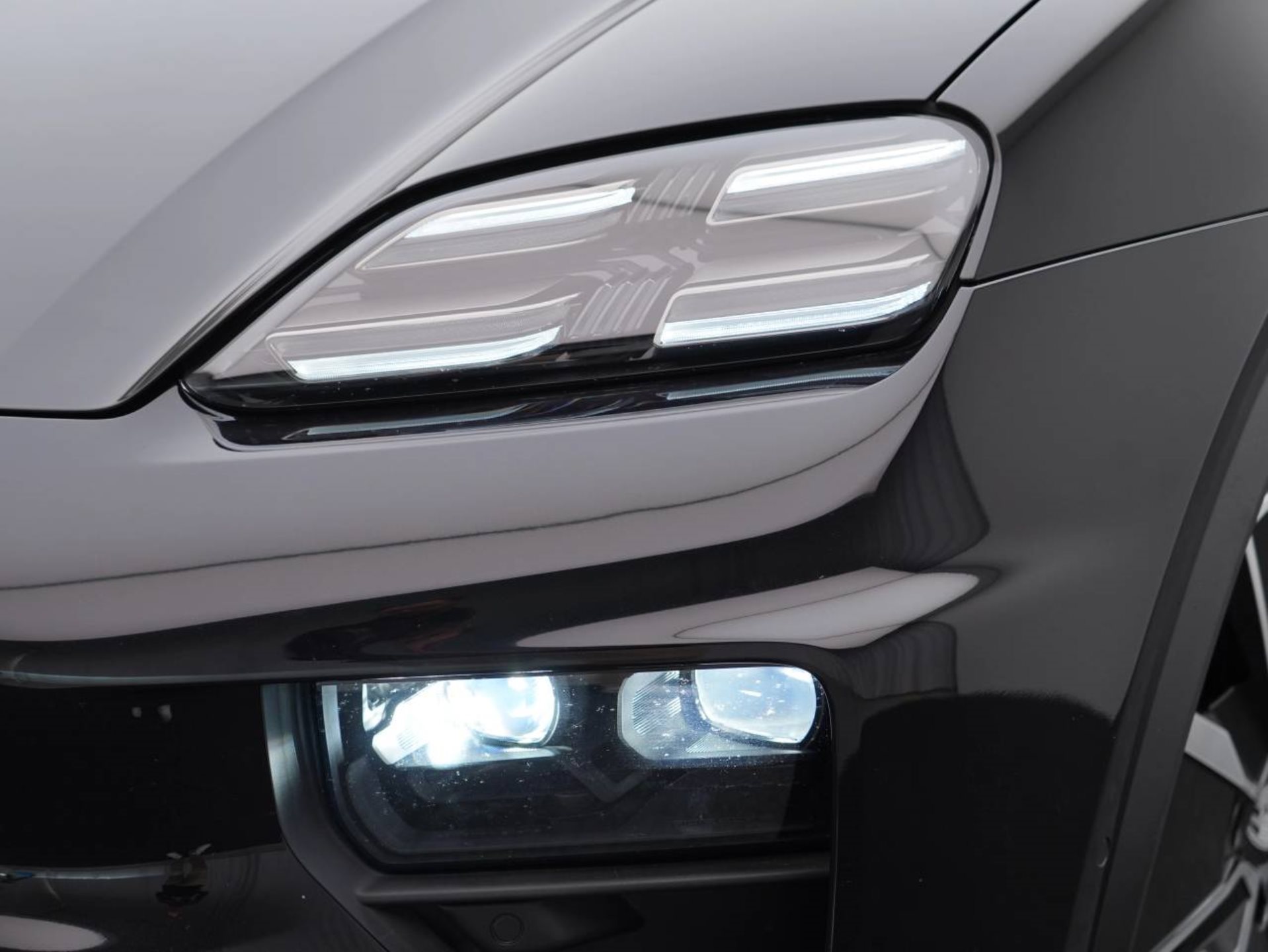 PORSCHE Macan 4-image-12
