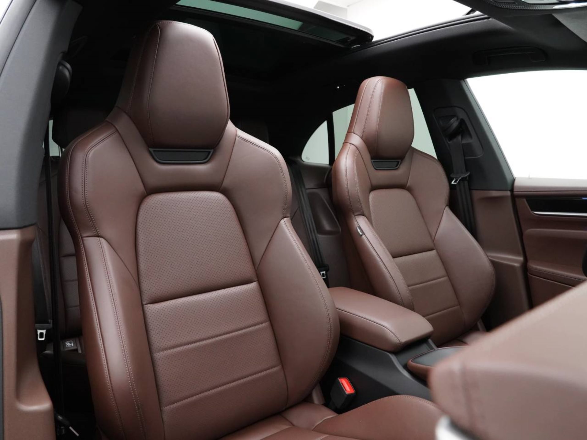 PORSCHE Macan 4-image-26