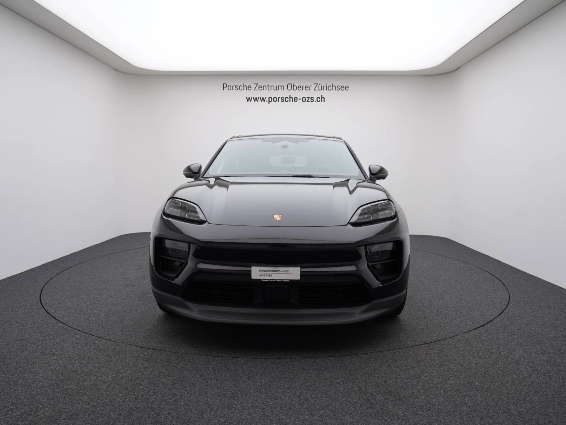 PORSCHE Macan 4-image-9