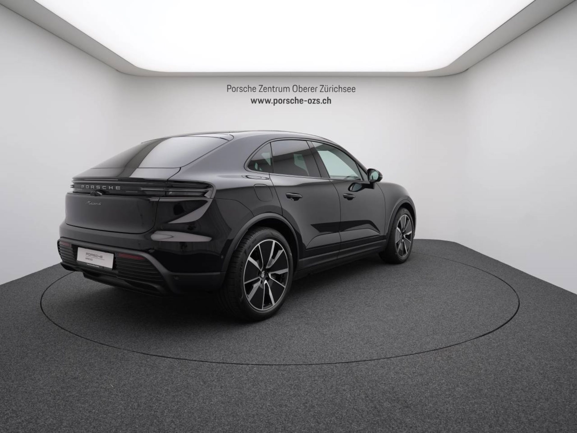 PORSCHE Macan 4-image-6
