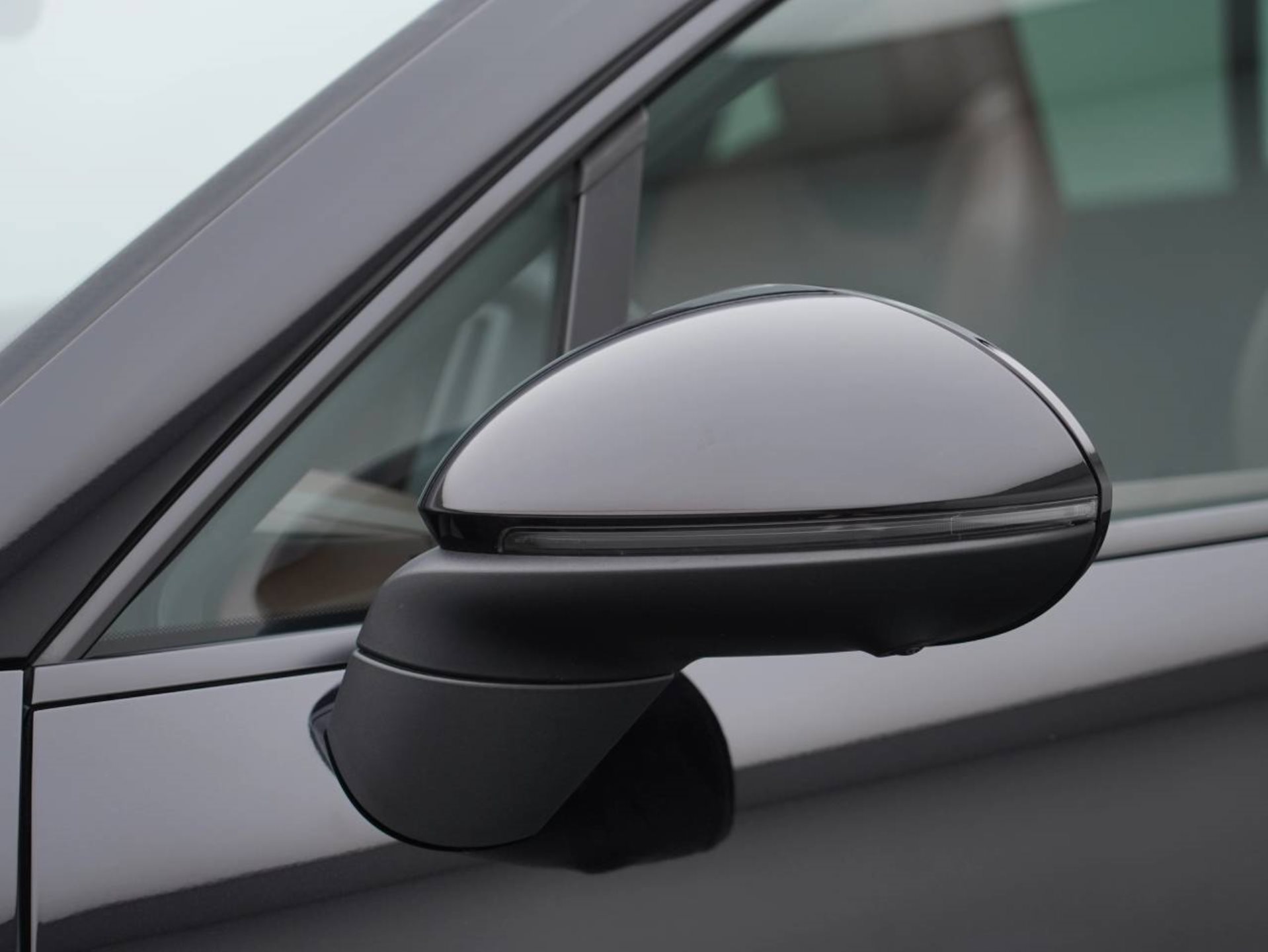 PORSCHE Macan 4-image-13