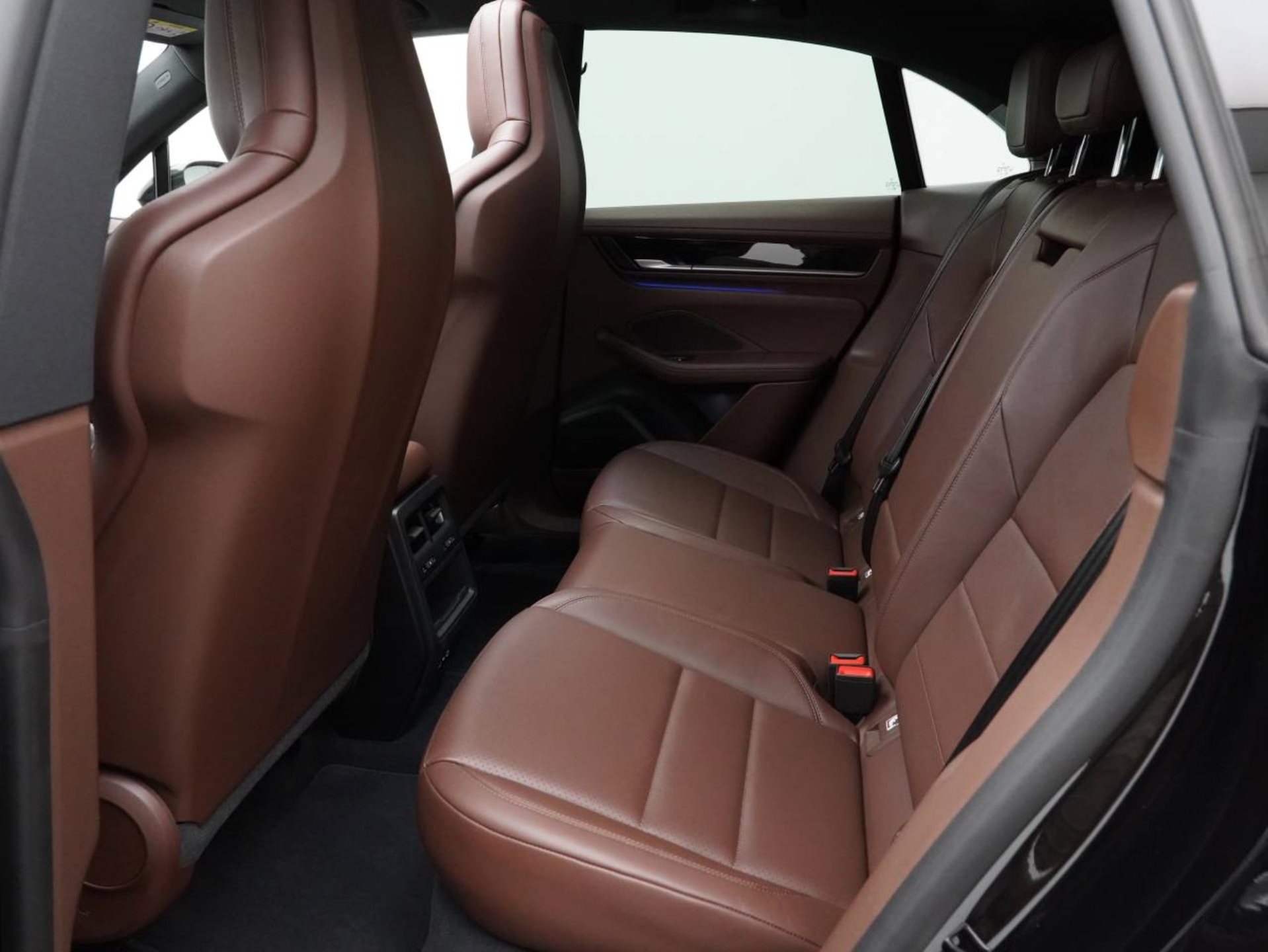 PORSCHE Macan 4-image-28