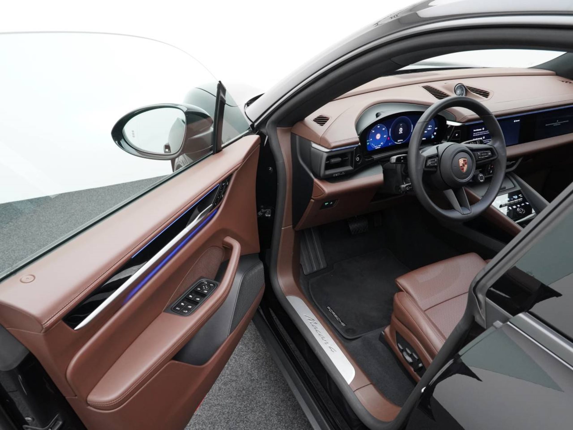 PORSCHE Macan 4-image-3