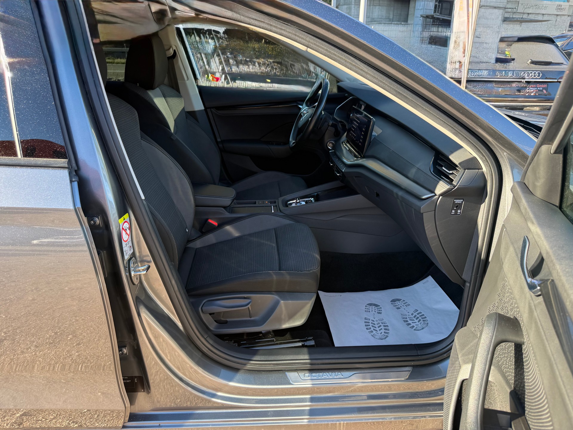 SKODA Octavia Combi 2.0 TDI DSG Ambition 4x4-image-10