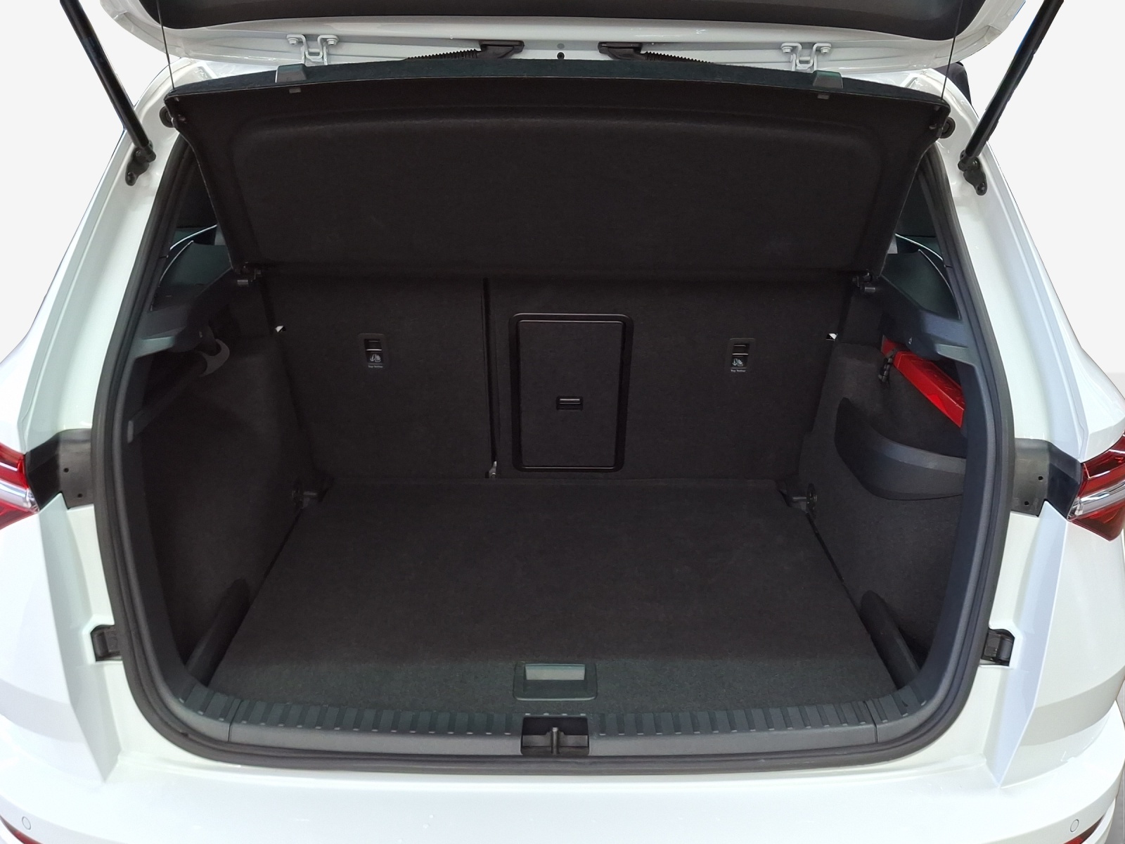 SKODA Karoq 2.0 TSI SportLine 4x4 DSG-image-12
