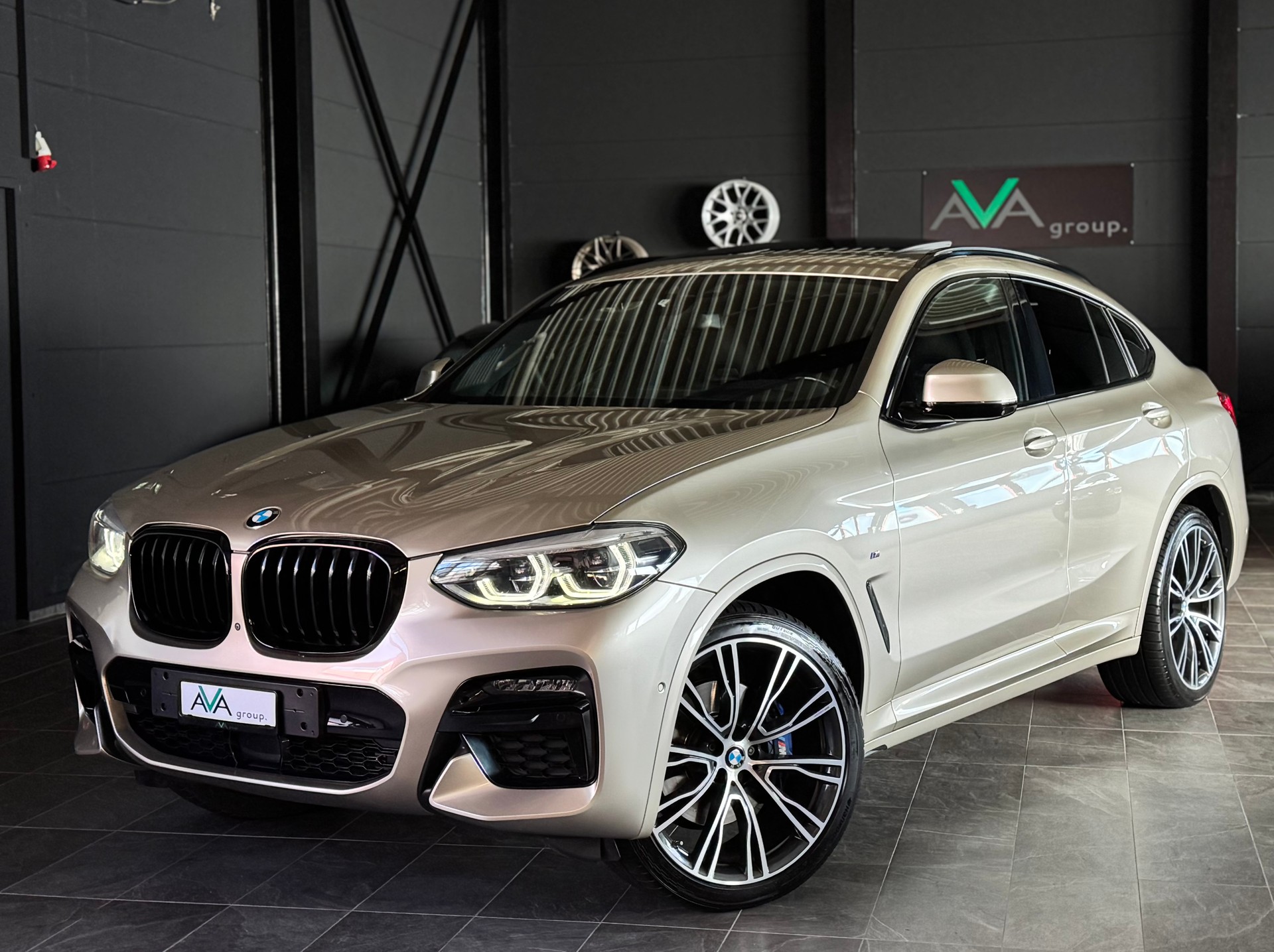 BMW X4 xDrive M40d Steptronic *CHAMPAGNEPAPI*INDIVIDUAL*-image-0