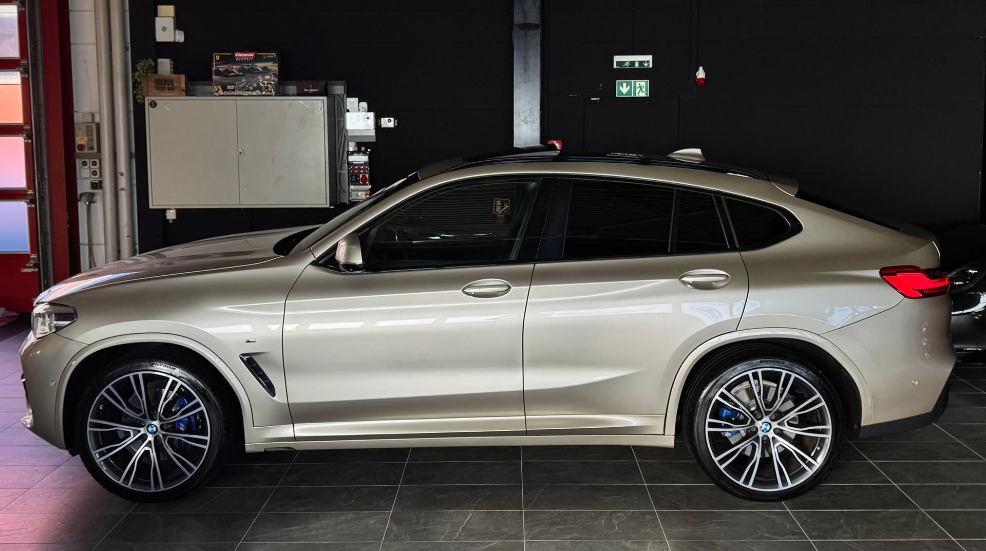 BMW X4 xDrive M40d Steptronic *CHAMPAGNEPAPI*INDIVIDUAL*-image-5