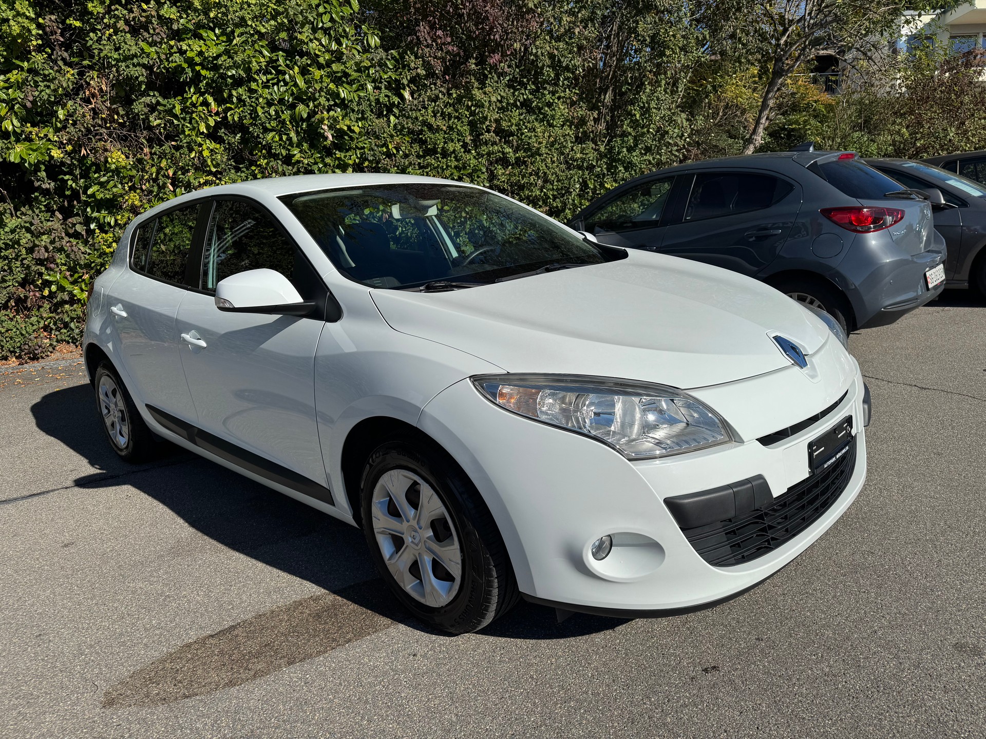 RENAULT Mégane 2.0 16V Dynamique CVT-image-0