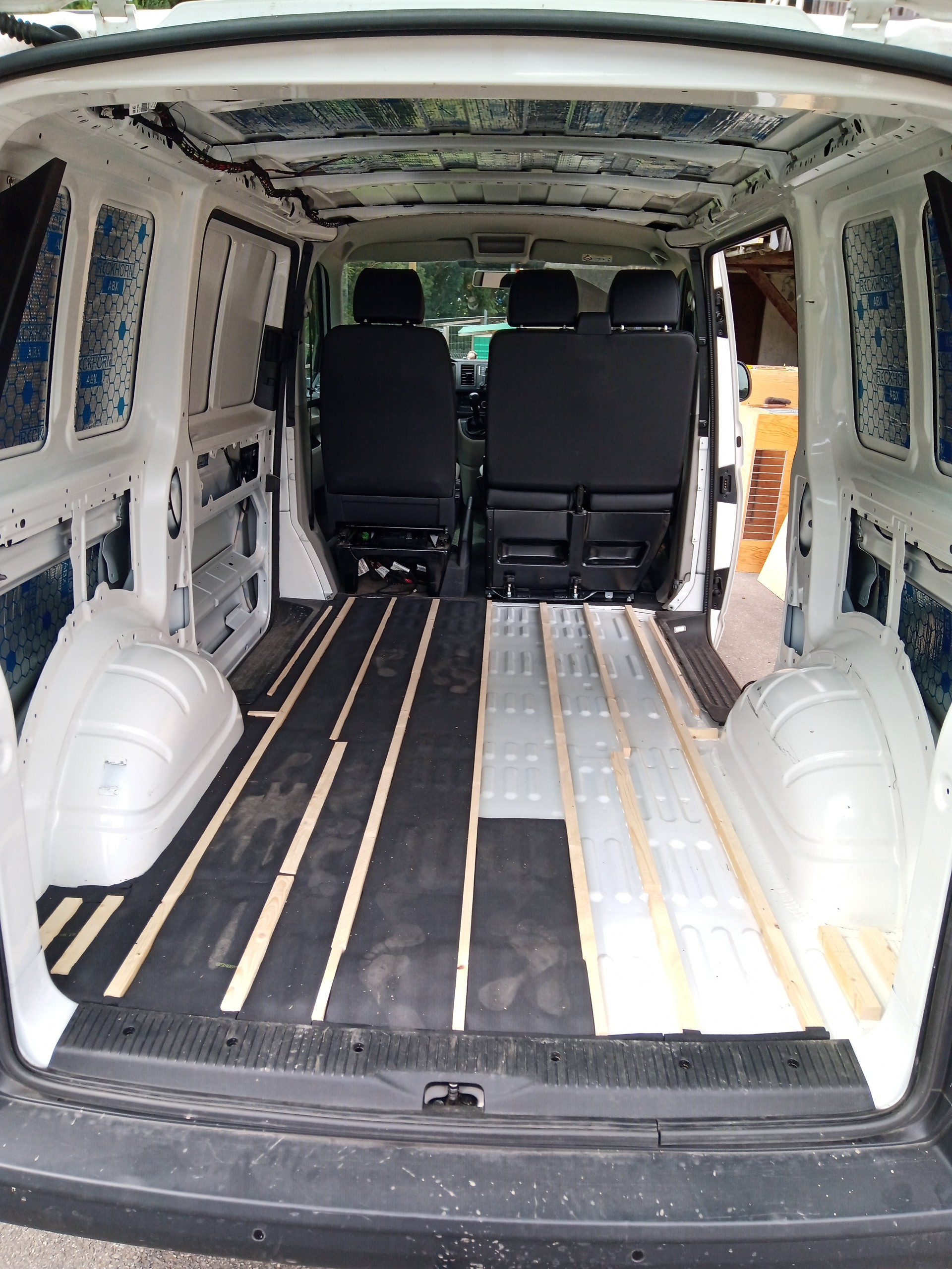 VW 2.0 TDI 102, 3 Sitze, 5 Türen, Handschaltung-image-16
