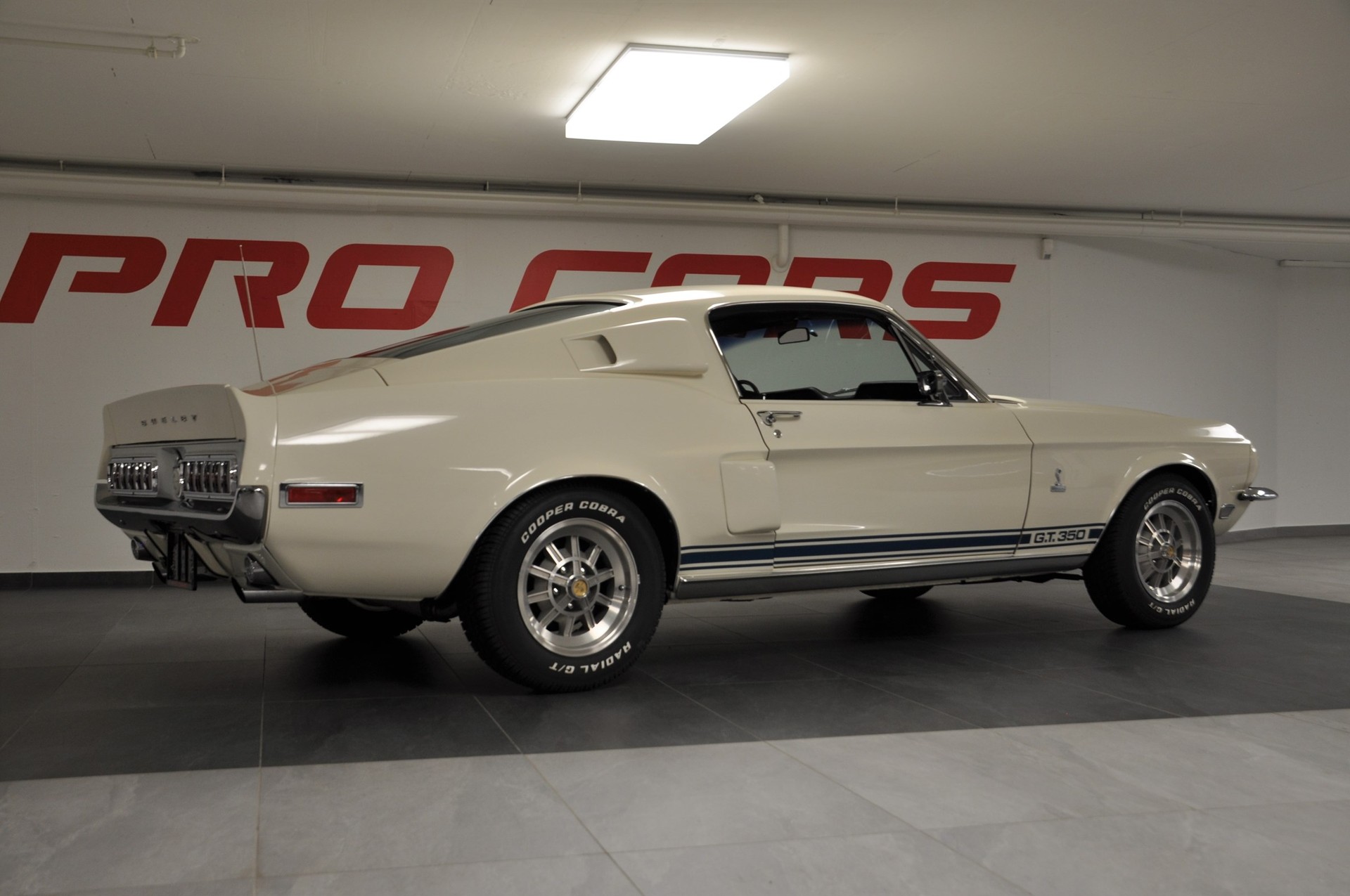 FORD MUSTANG Shelby GT350-image-6