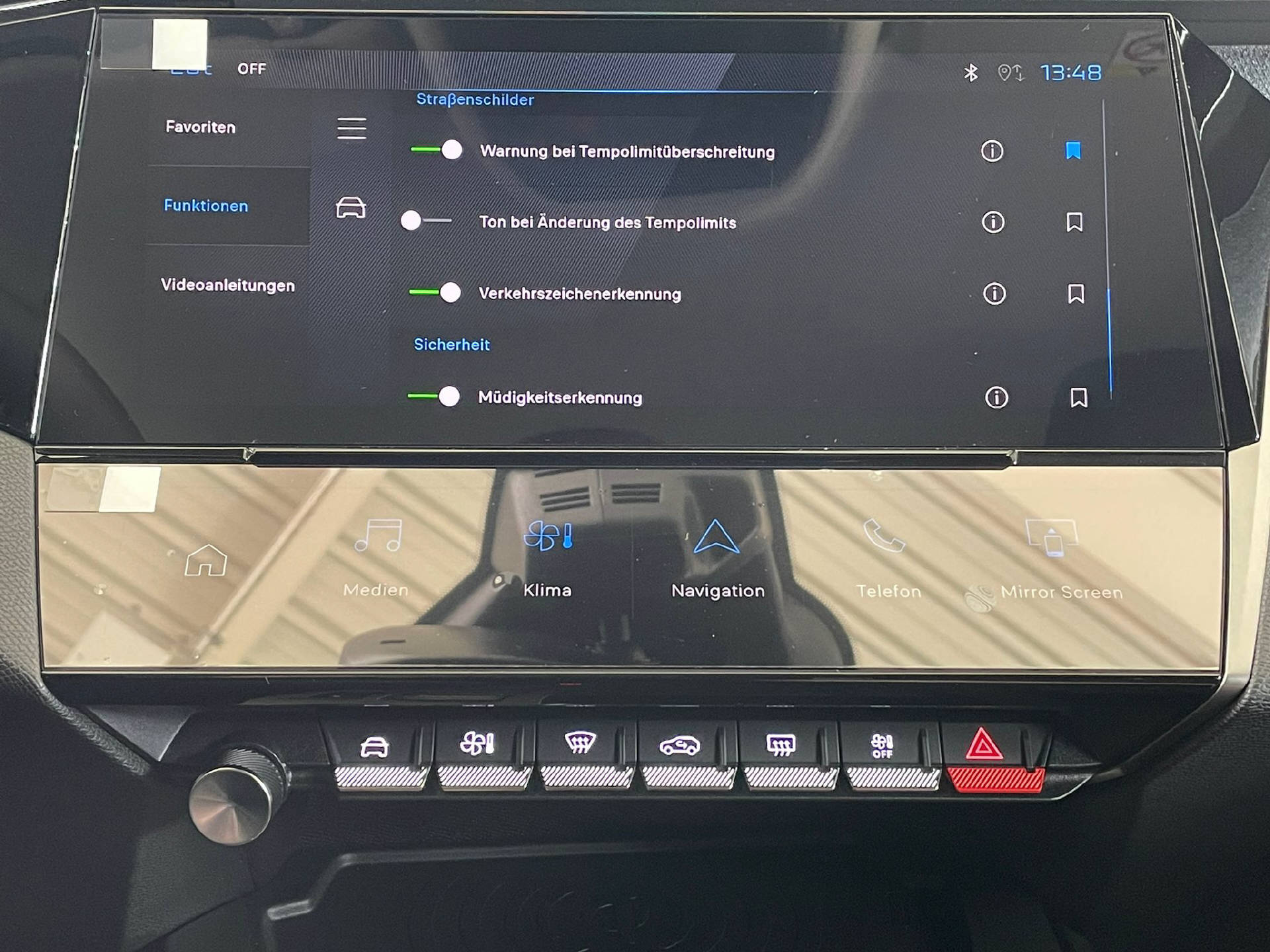 PEUGEOT 308 SW 1.6 PHEV 180 Allure-image-13